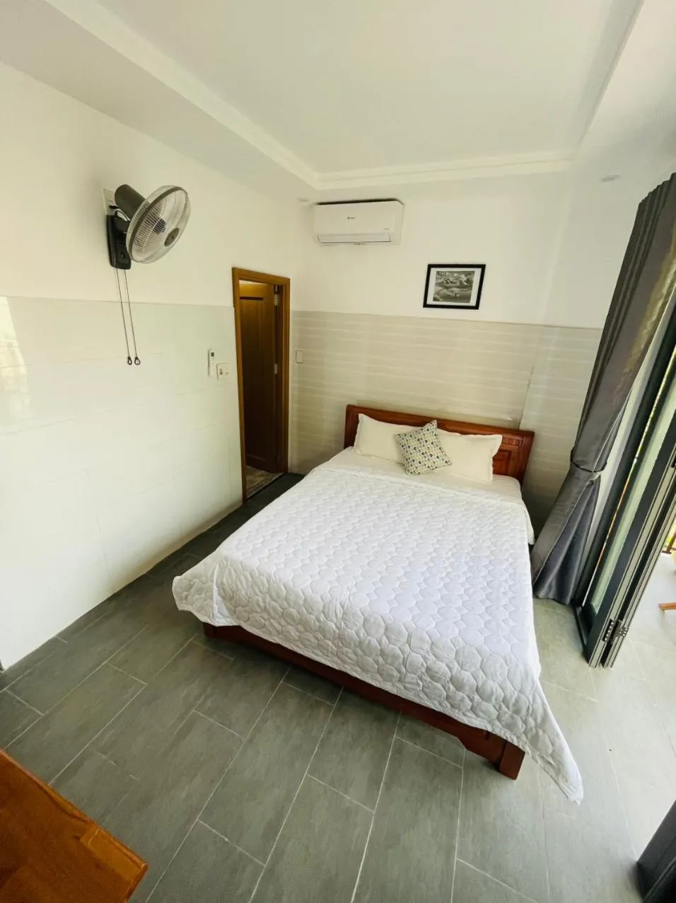Photo of the whole room, Bed in Cuong Thinh Homestay