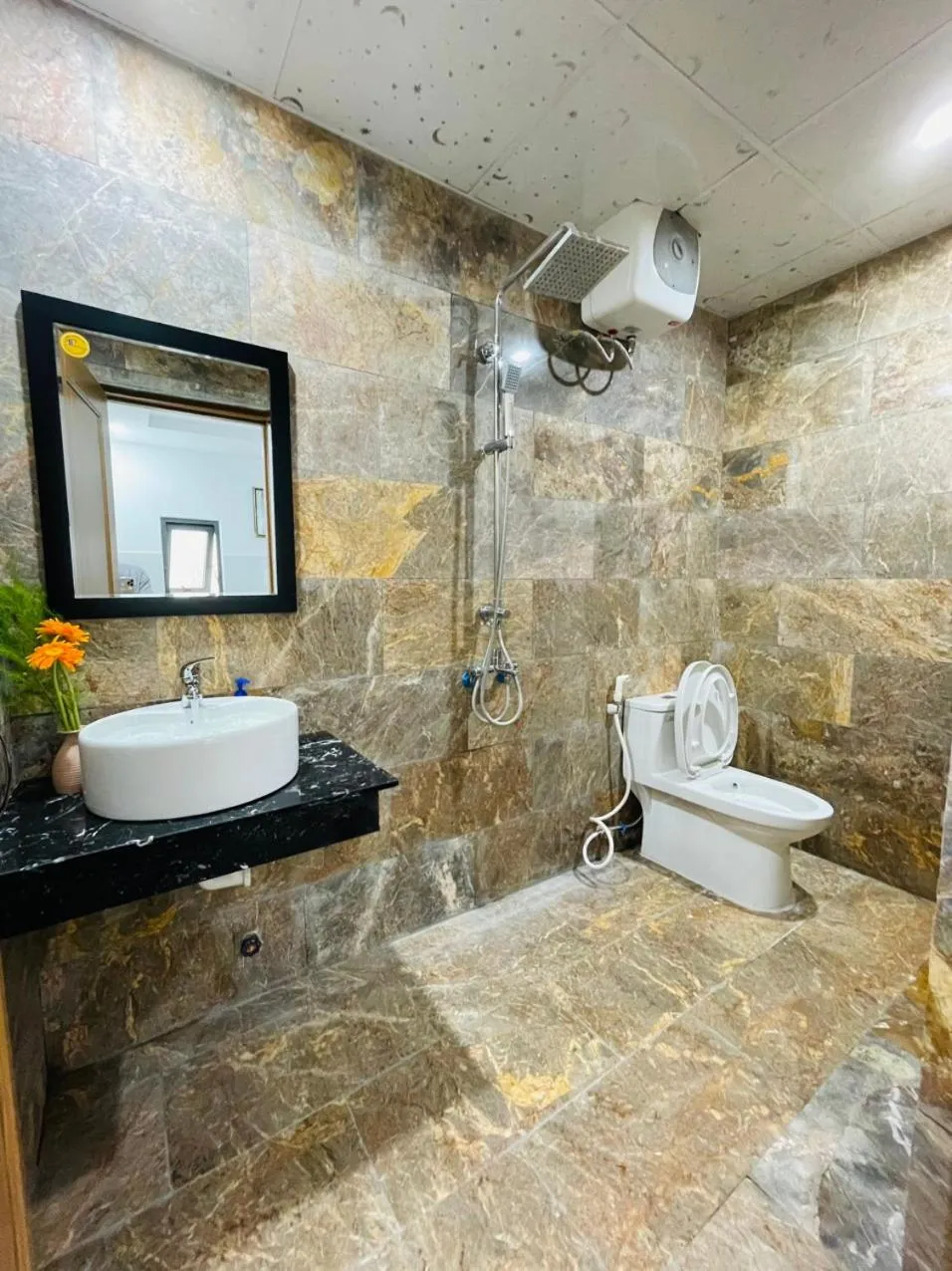 Shower in Cuong Thinh Homestay