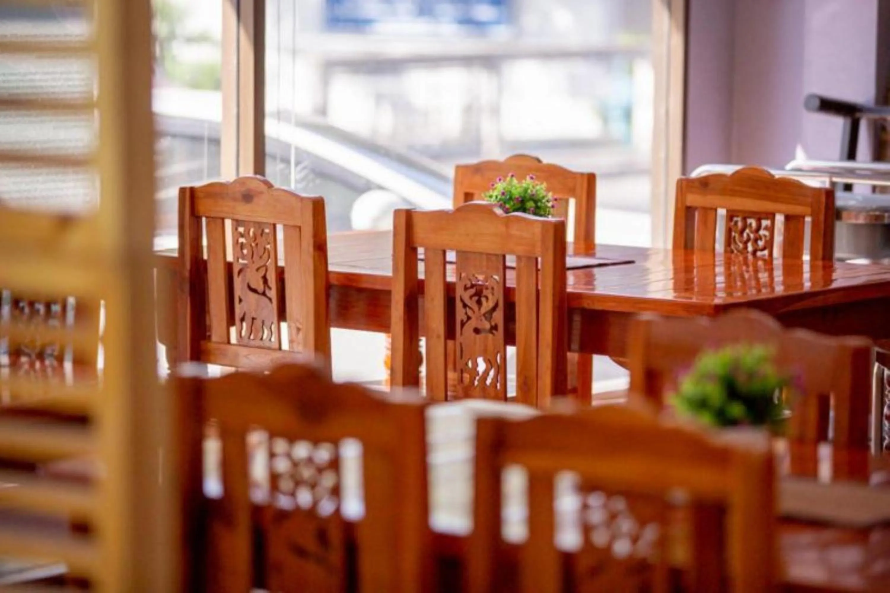 Restaurant/places to eat in 99hotel