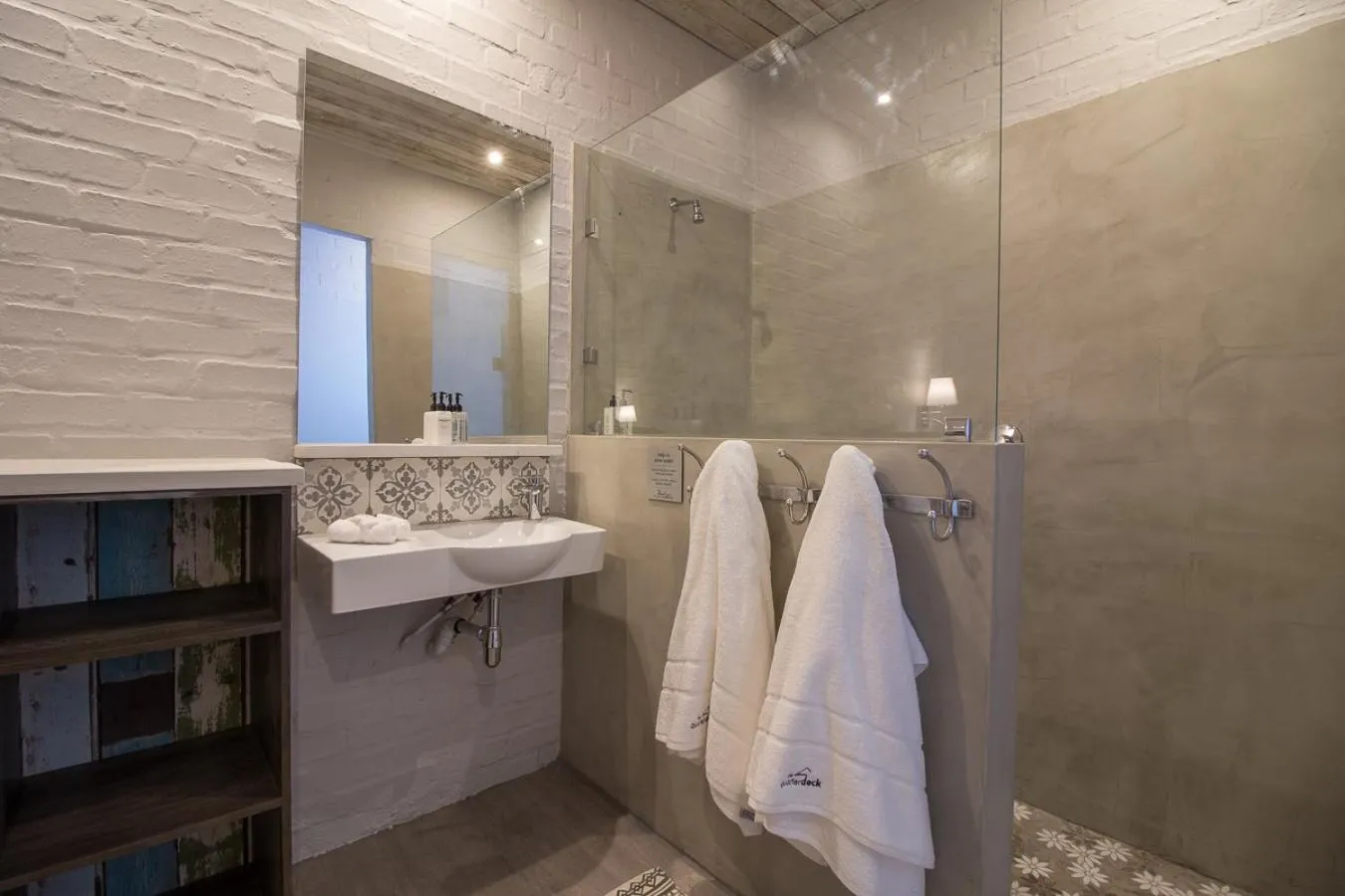 Shower in The Quarter Deck