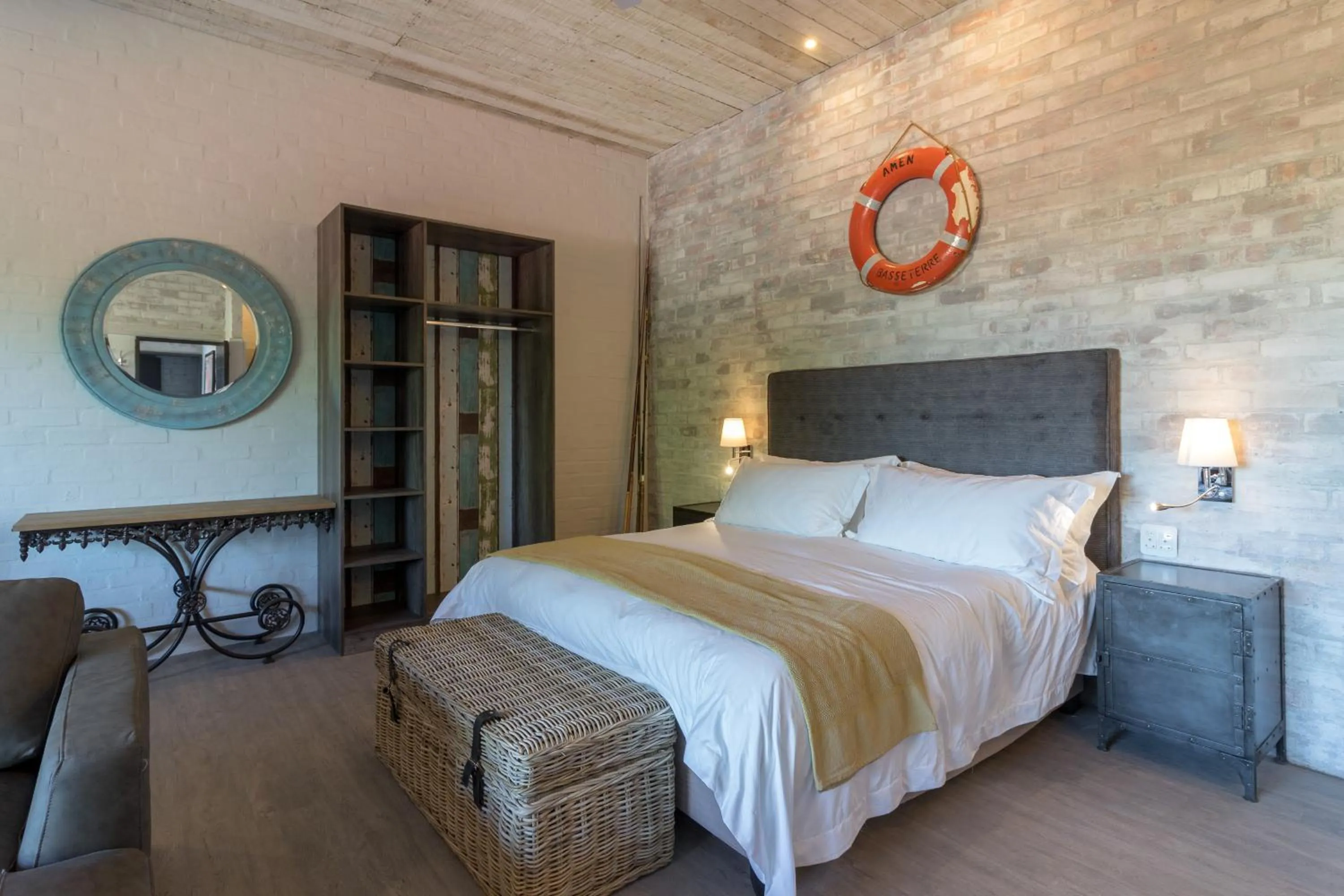 Bedroom, Bed in The Quarter Deck