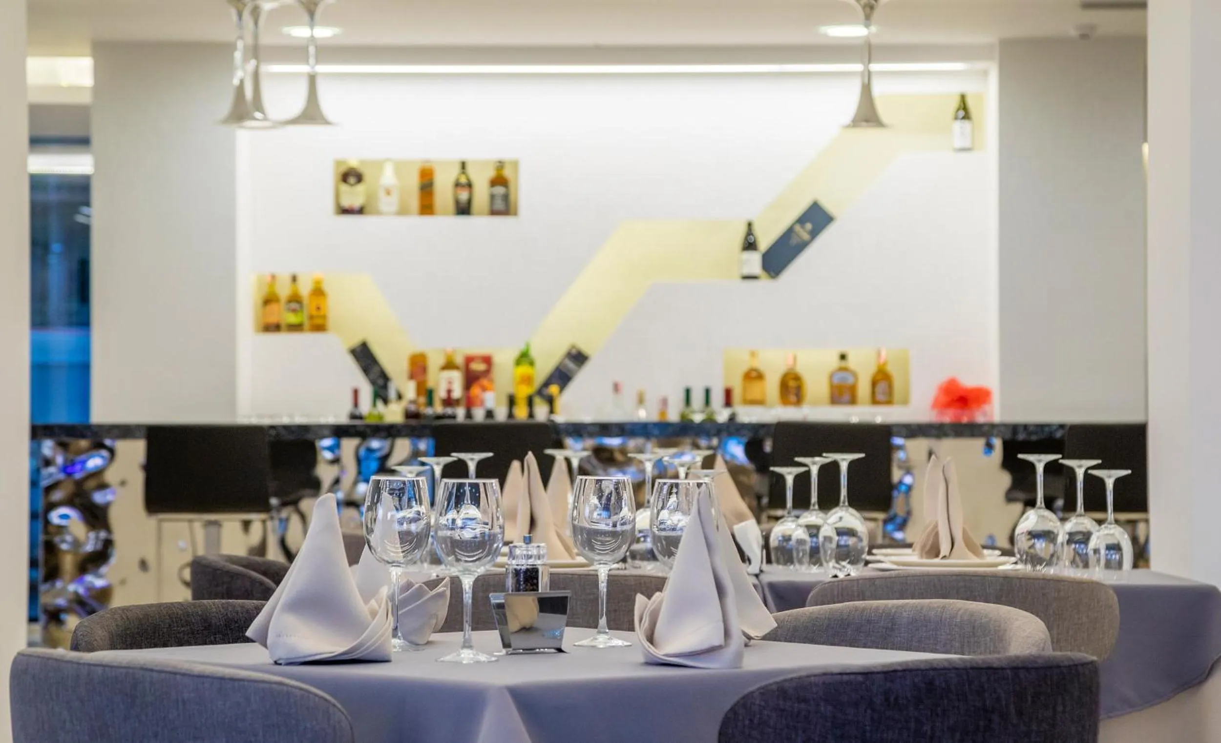 Restaurant/places to eat in Laki Hotel & Spa