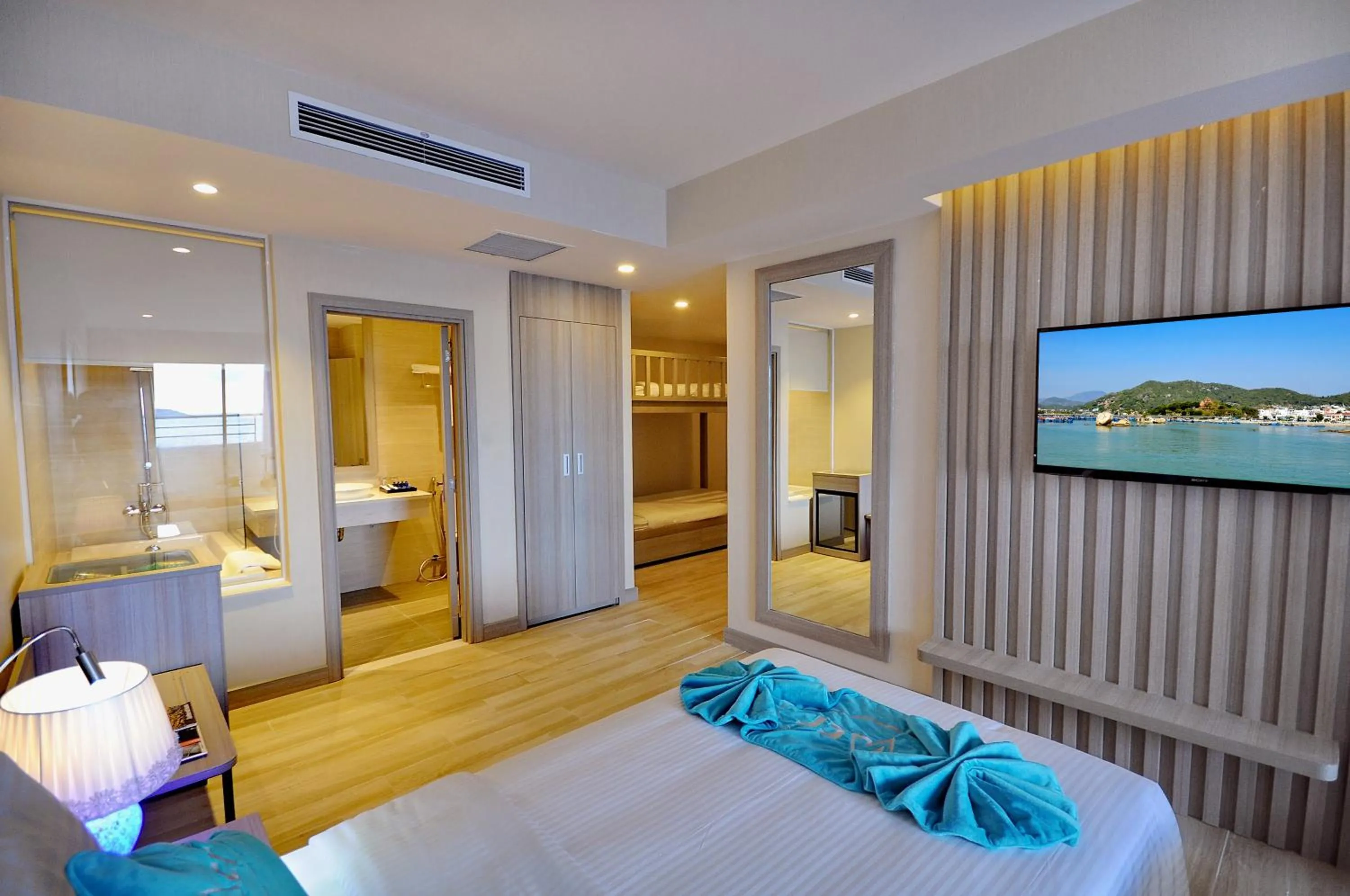 Bed in The MCR Luxury Nha Trang