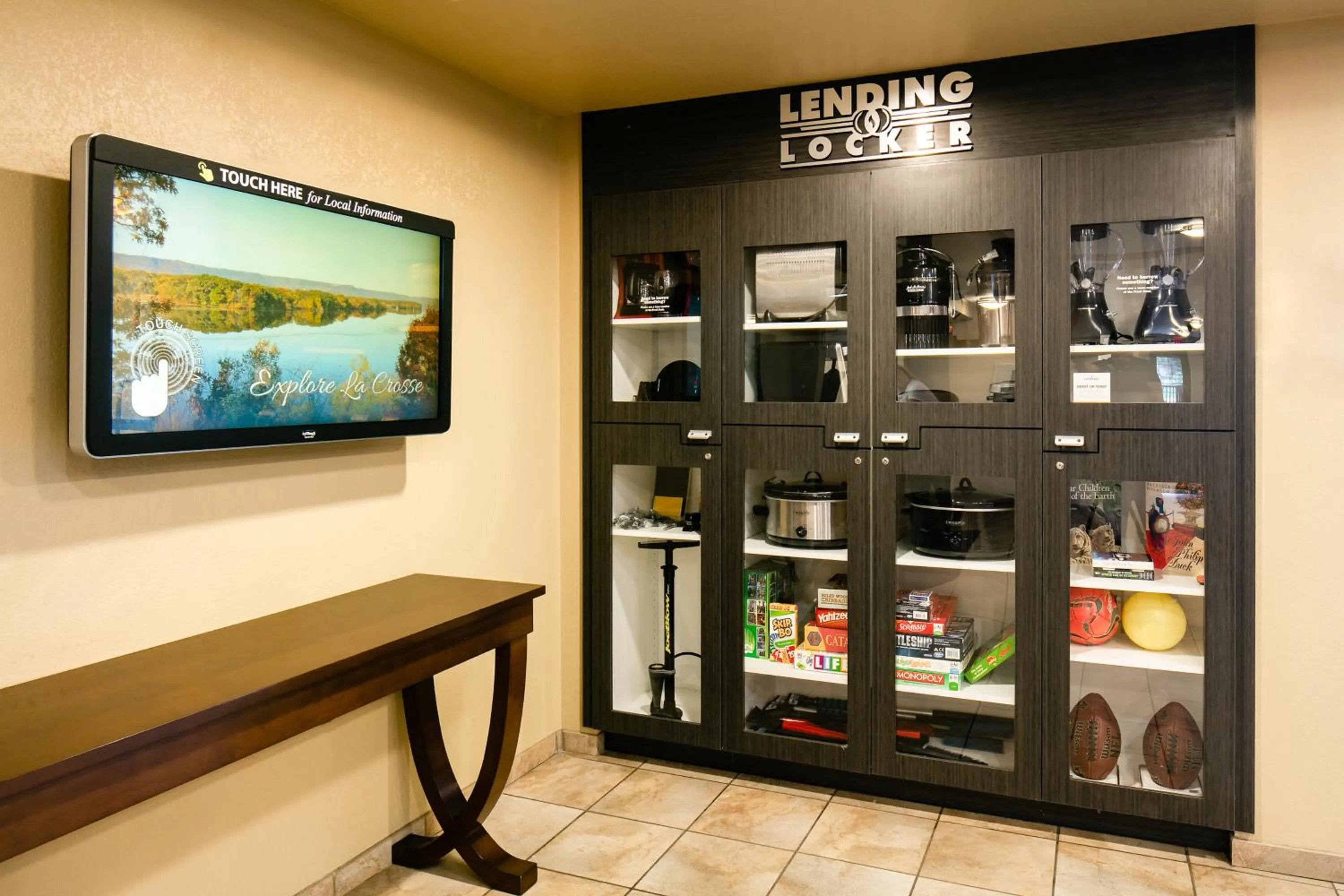 Lobby or reception in Candlewood Suites La Crosse by IHG