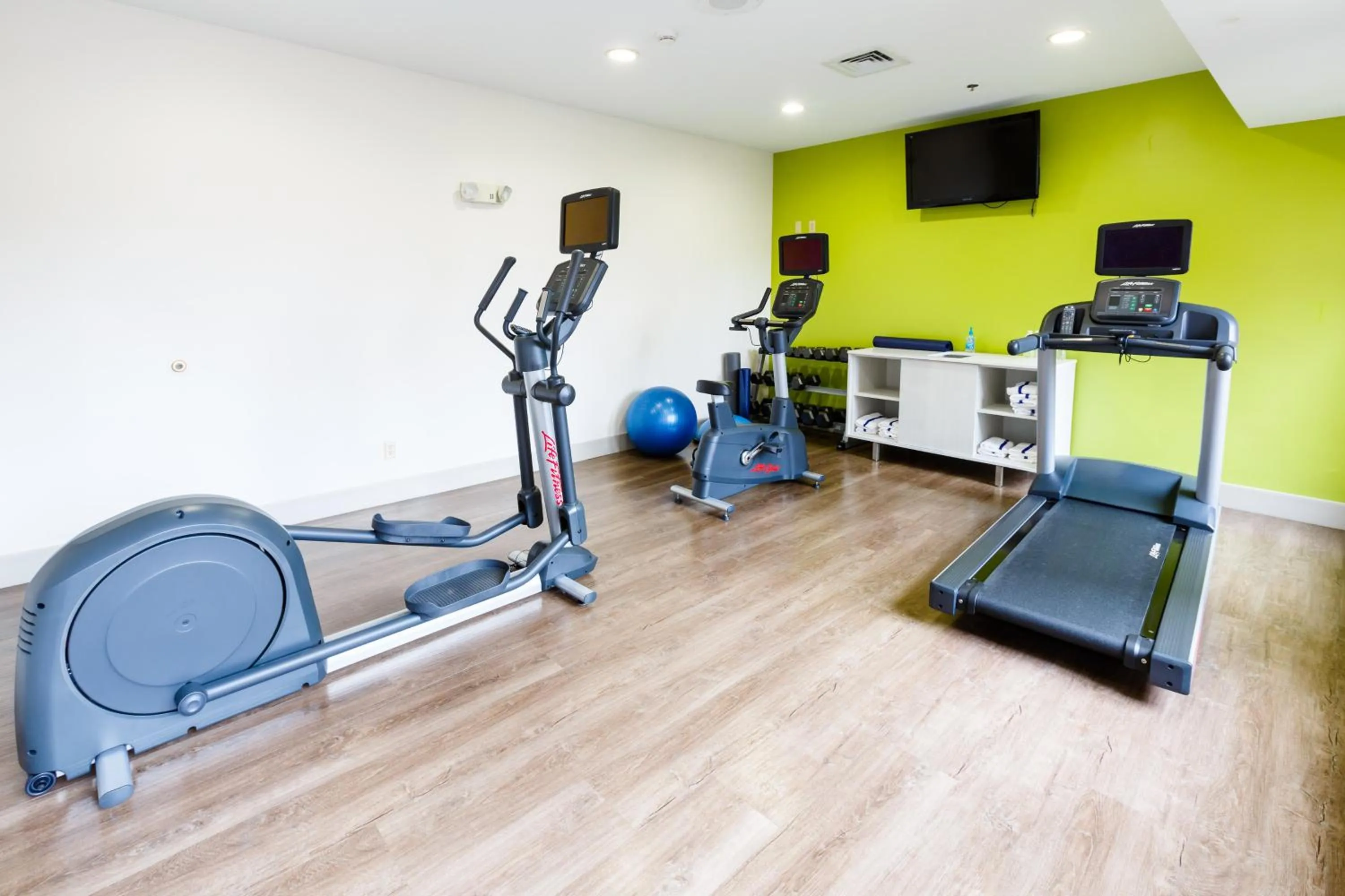 Fitness centre/facilities in Holiday Inn Express & Suites Shelbyville by IHG