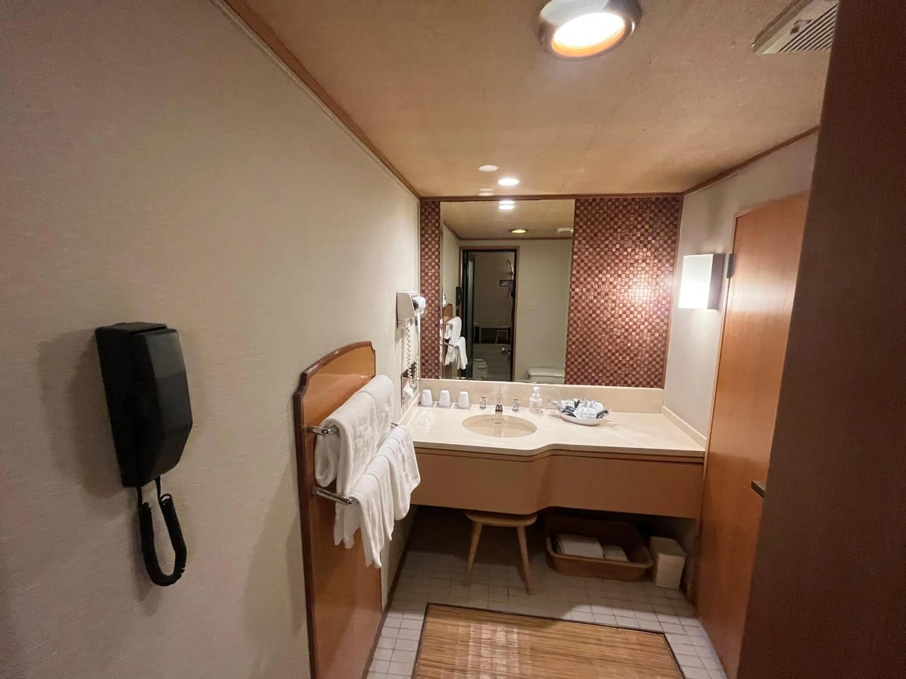 Bathroom in Jasmac Plaza Hotel