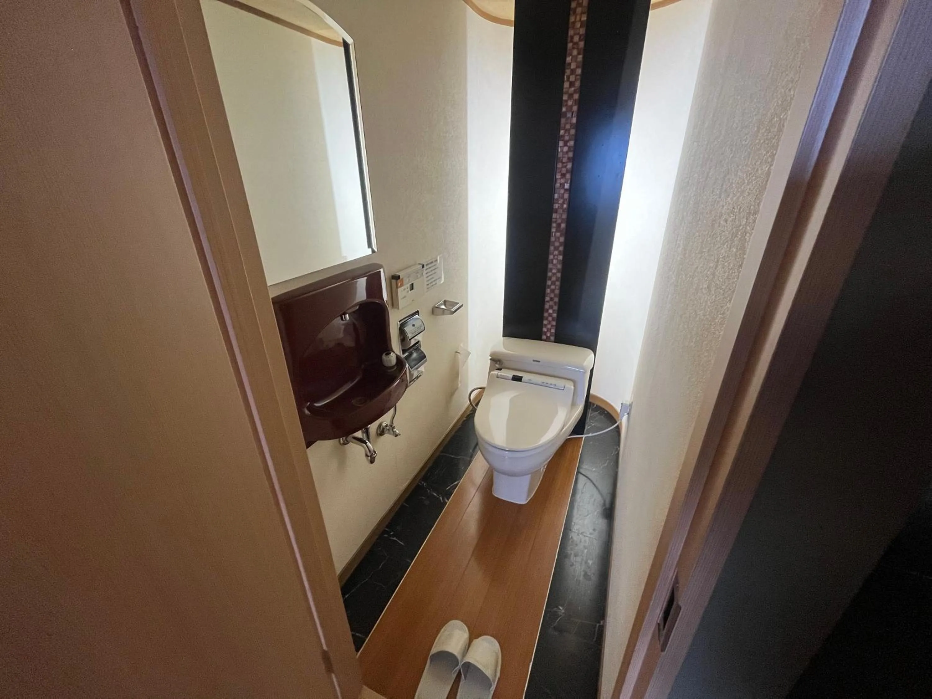 Bathroom in Jasmac Plaza Hotel