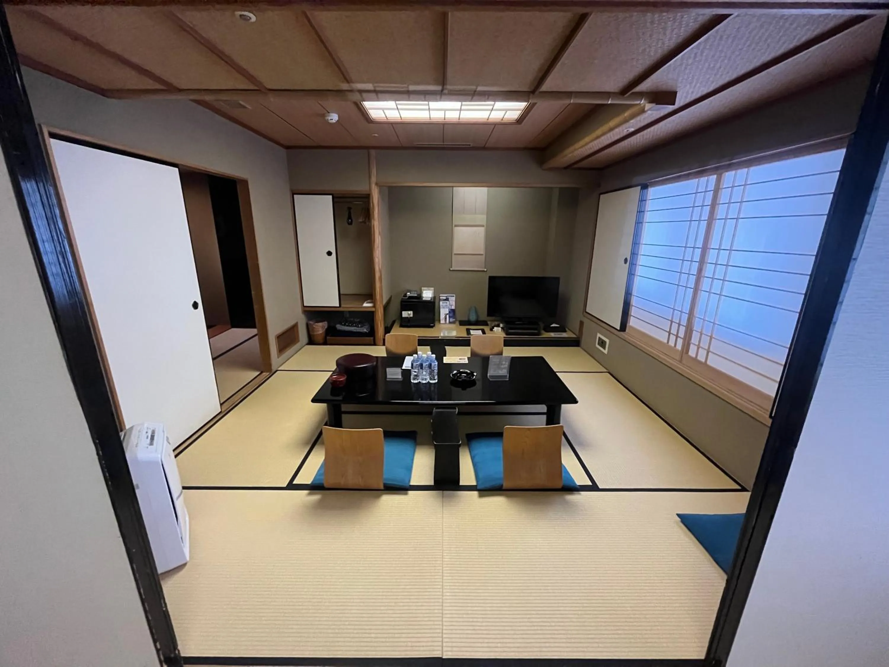 Living room in Jasmac Plaza Hotel