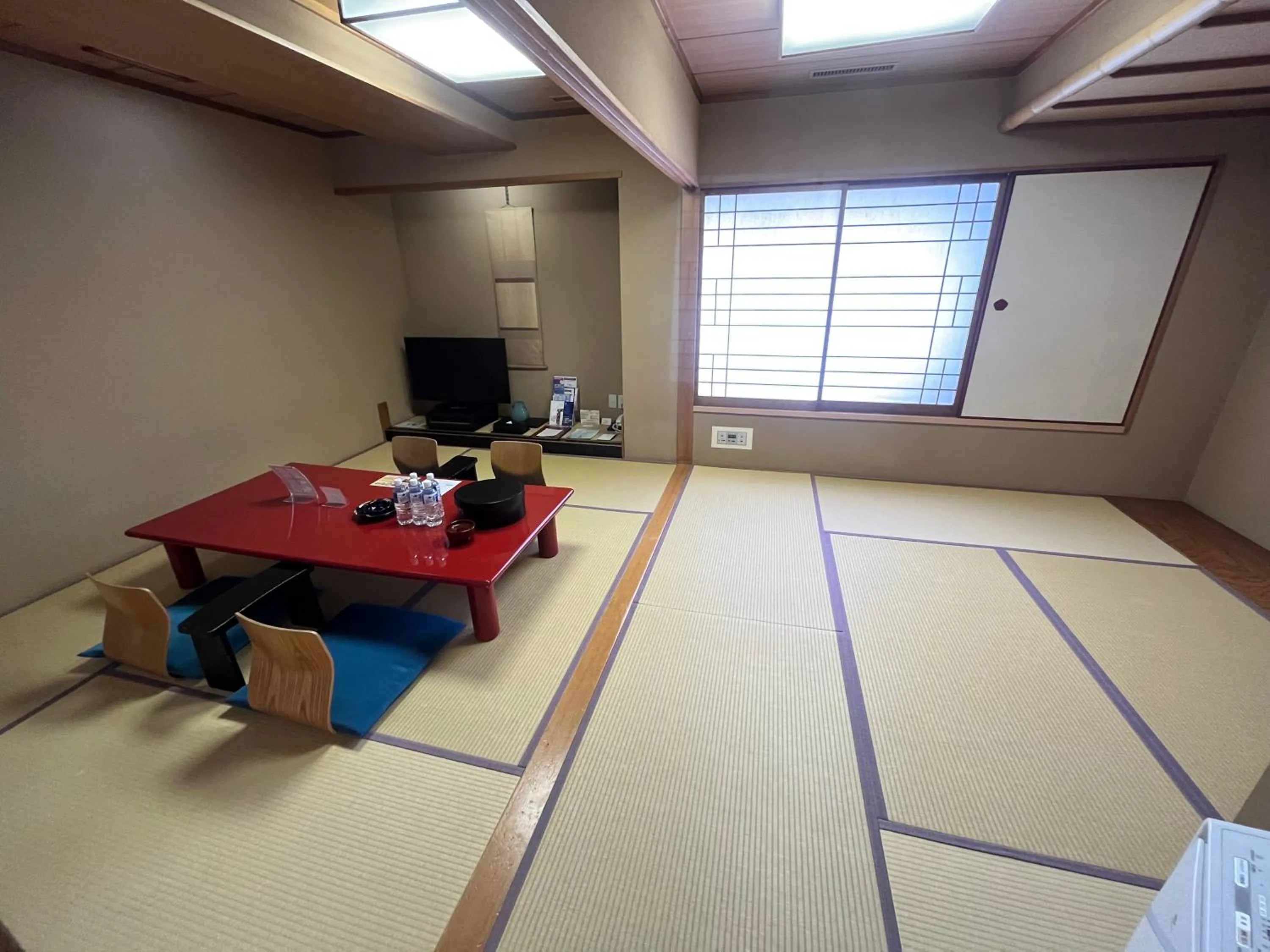 Living room in Jasmac Plaza Hotel