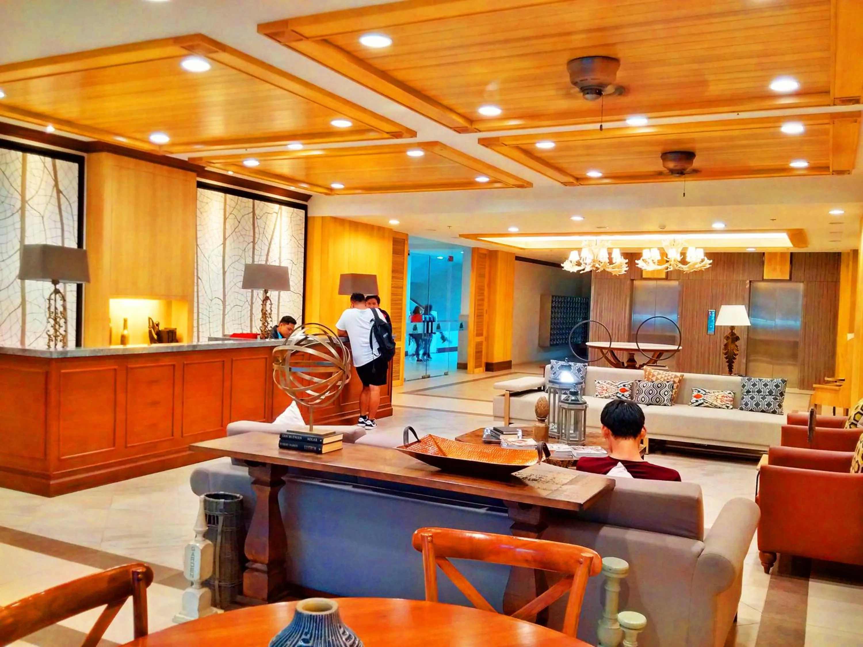 One-Bedroom Apartment in Cedar Peak Condo - Close to Session Road City Center
