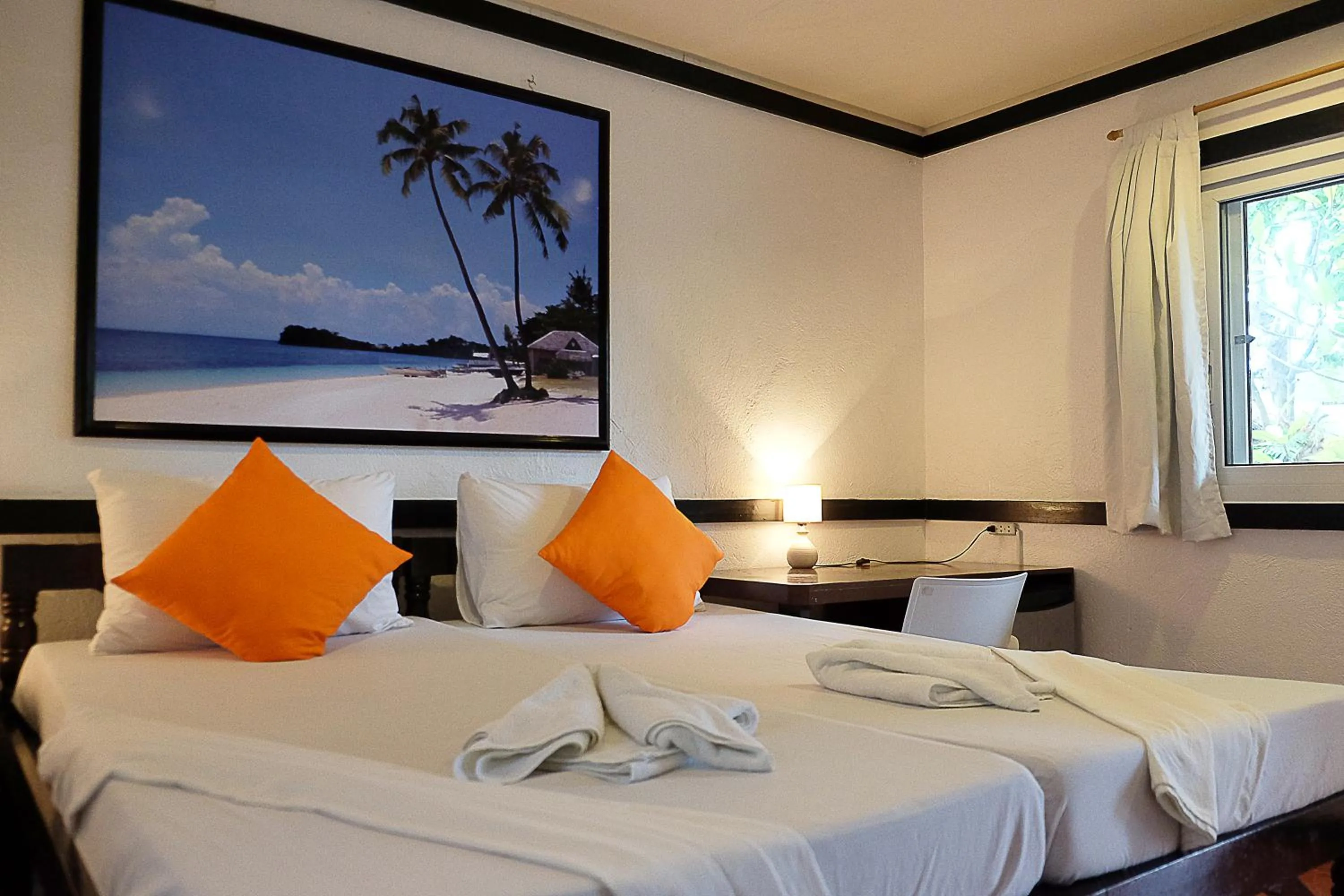 Bedroom, Bed in Hippocampus Beach Resort