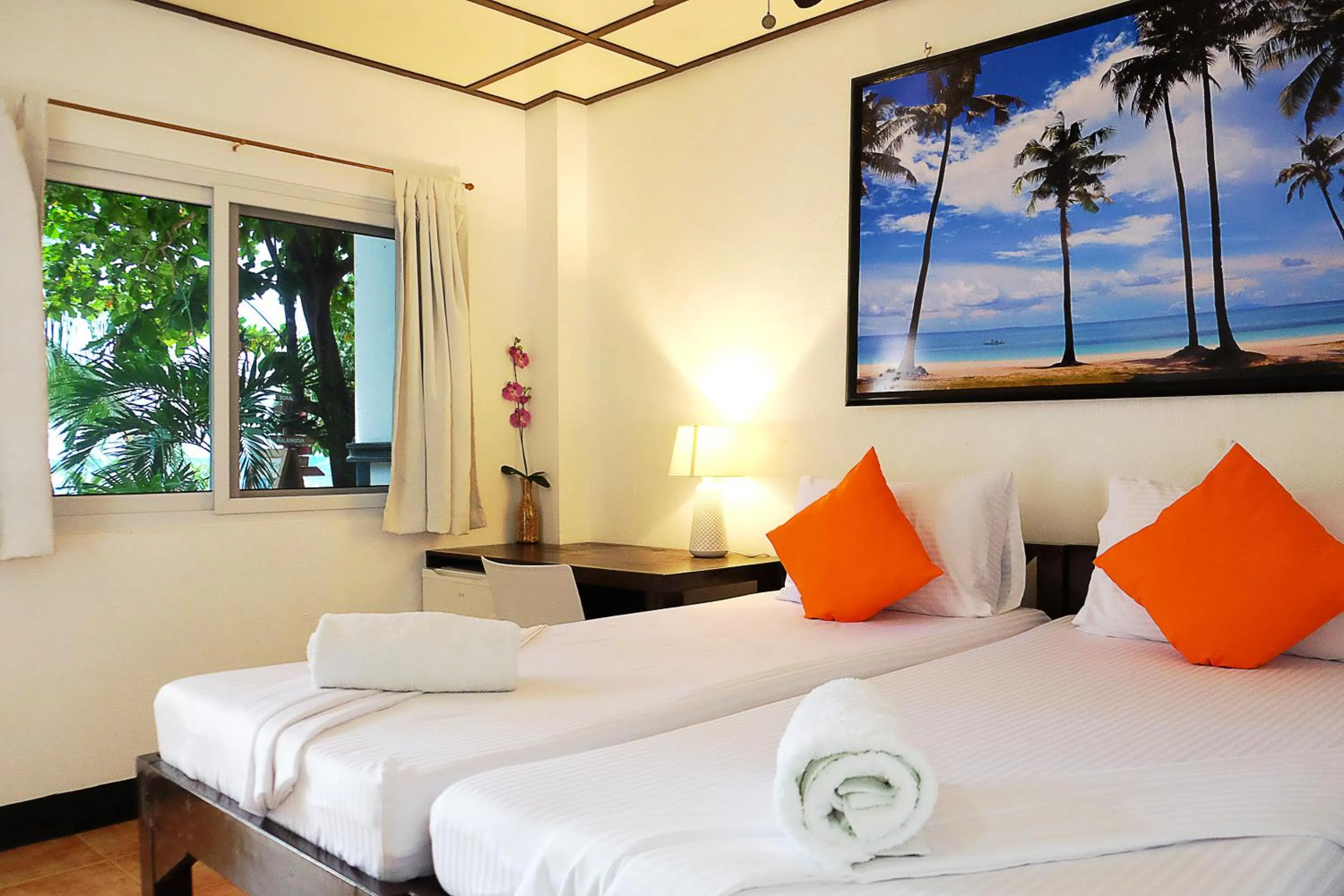 Bedroom, Bed in Hippocampus Beach Resort