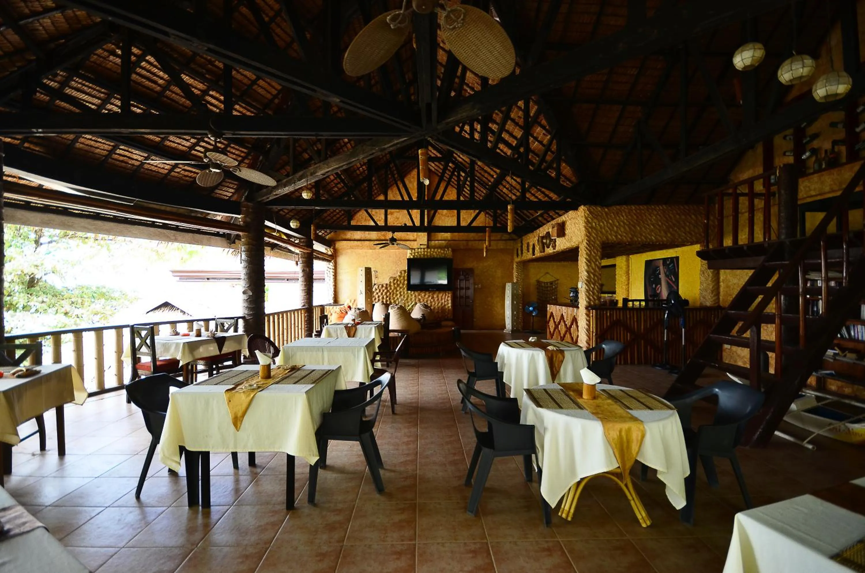 Restaurant/places to eat in Hippocampus Beach Resort