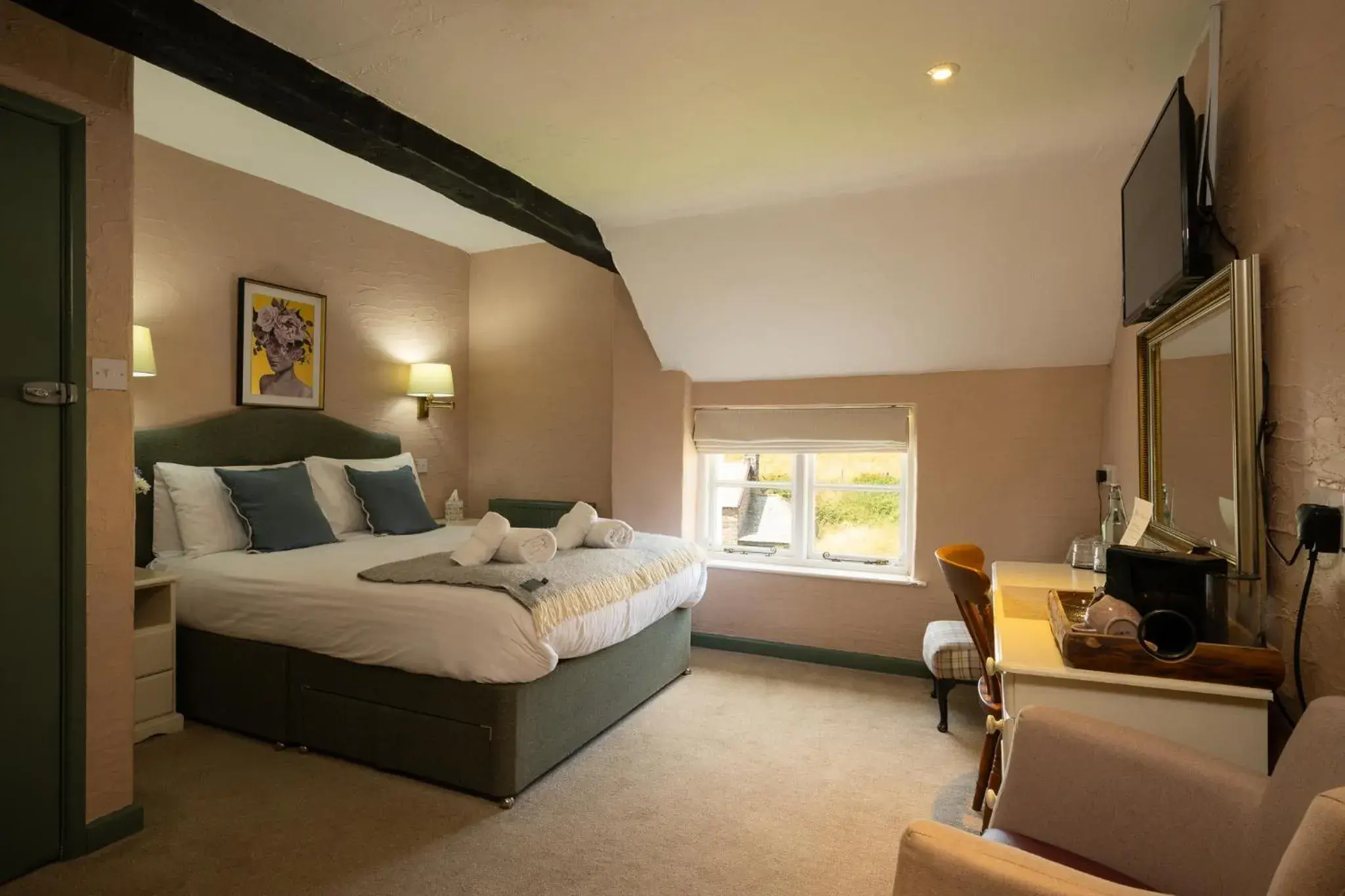 Double Room in Blue Ball Inn Double Room in Blue Ball Inn