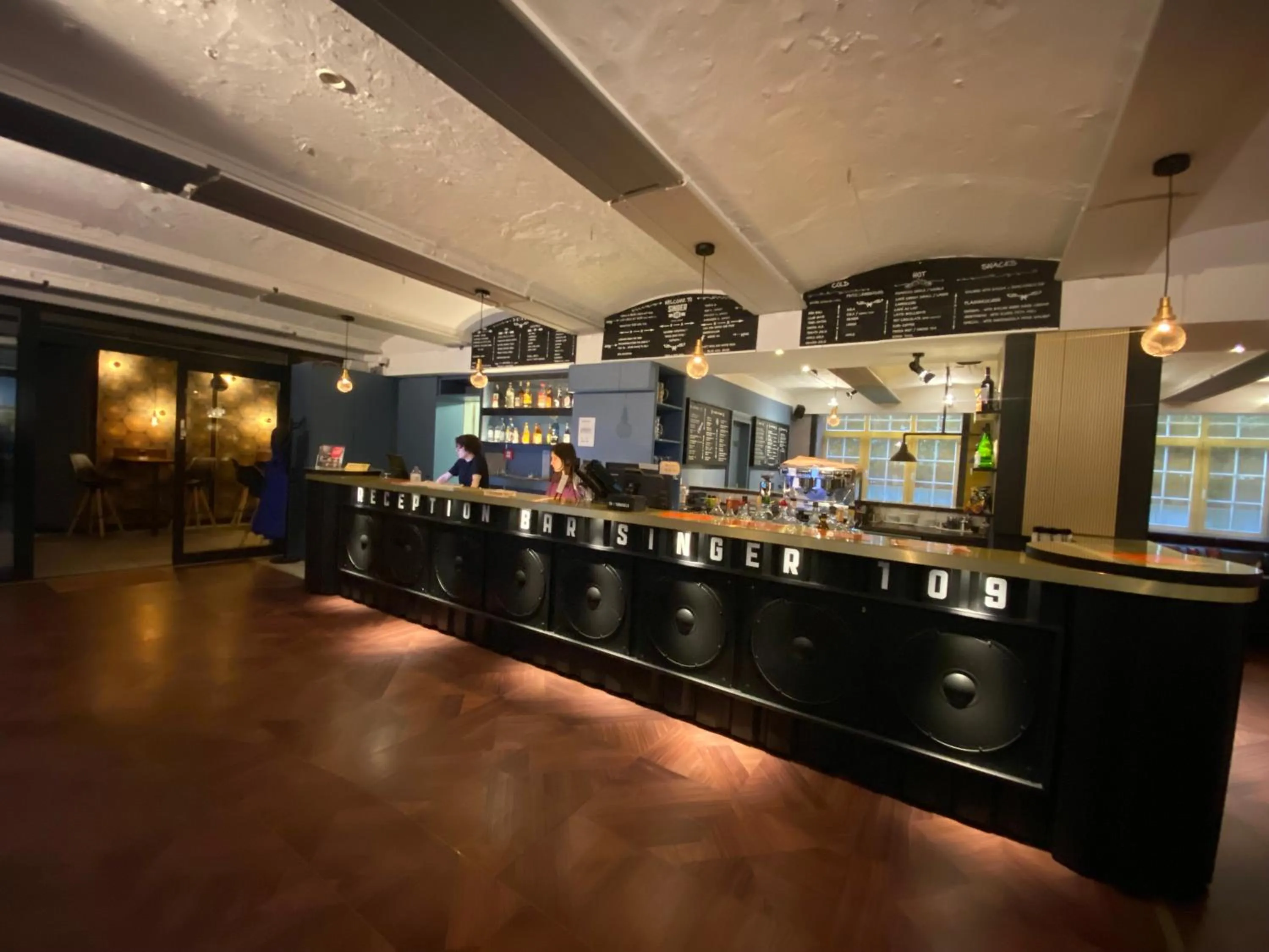 Lobby or reception in Singer109 Hostel, Hotel & Apartment