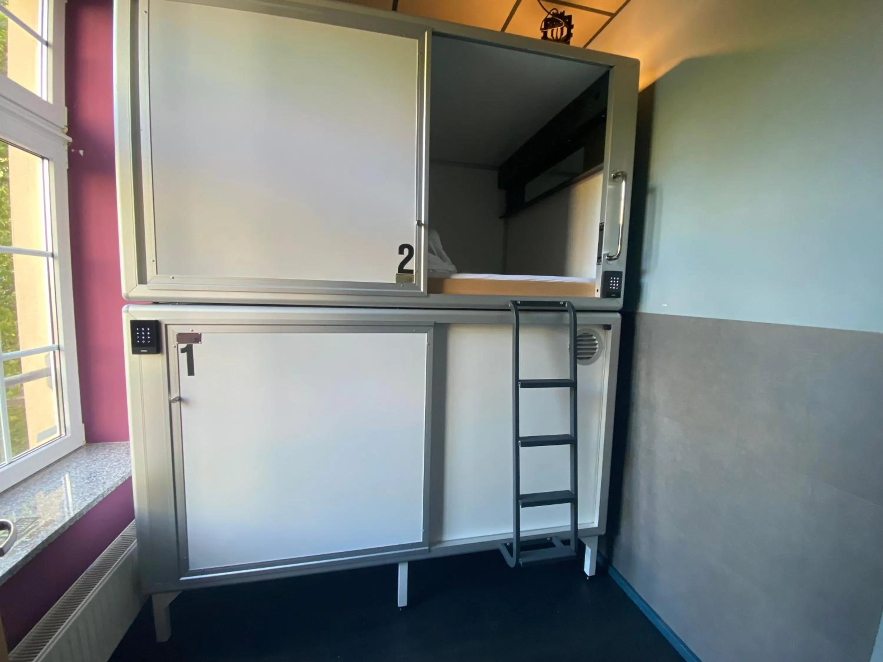 bunk bed in Singer109 Hostel, Hotel & Apartment