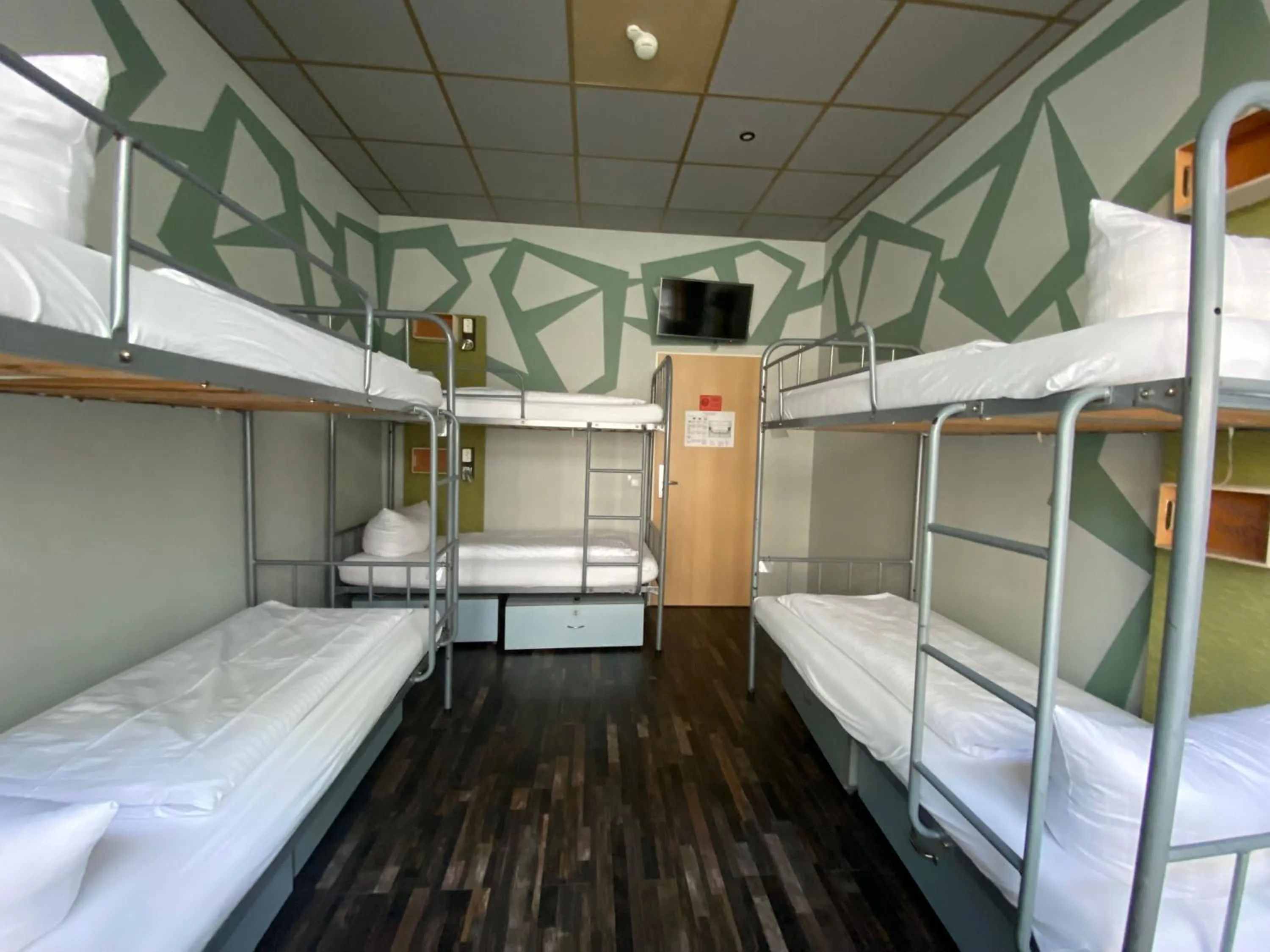 bunk bed, Bed in Singer109 Hostel, Hotel & Apartment