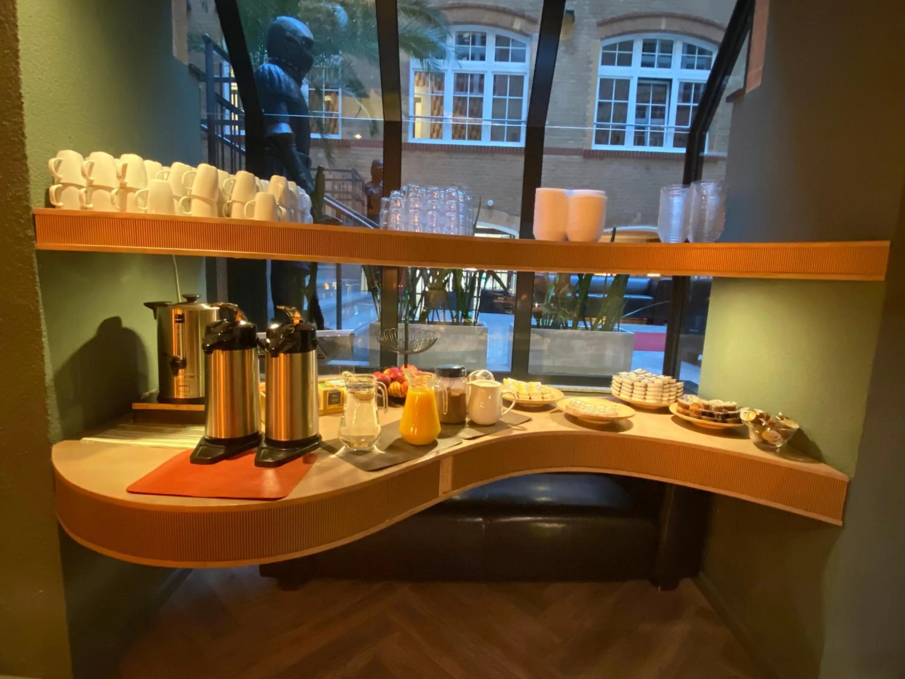 Food in Singer109 Hostel, Hotel & Apartment