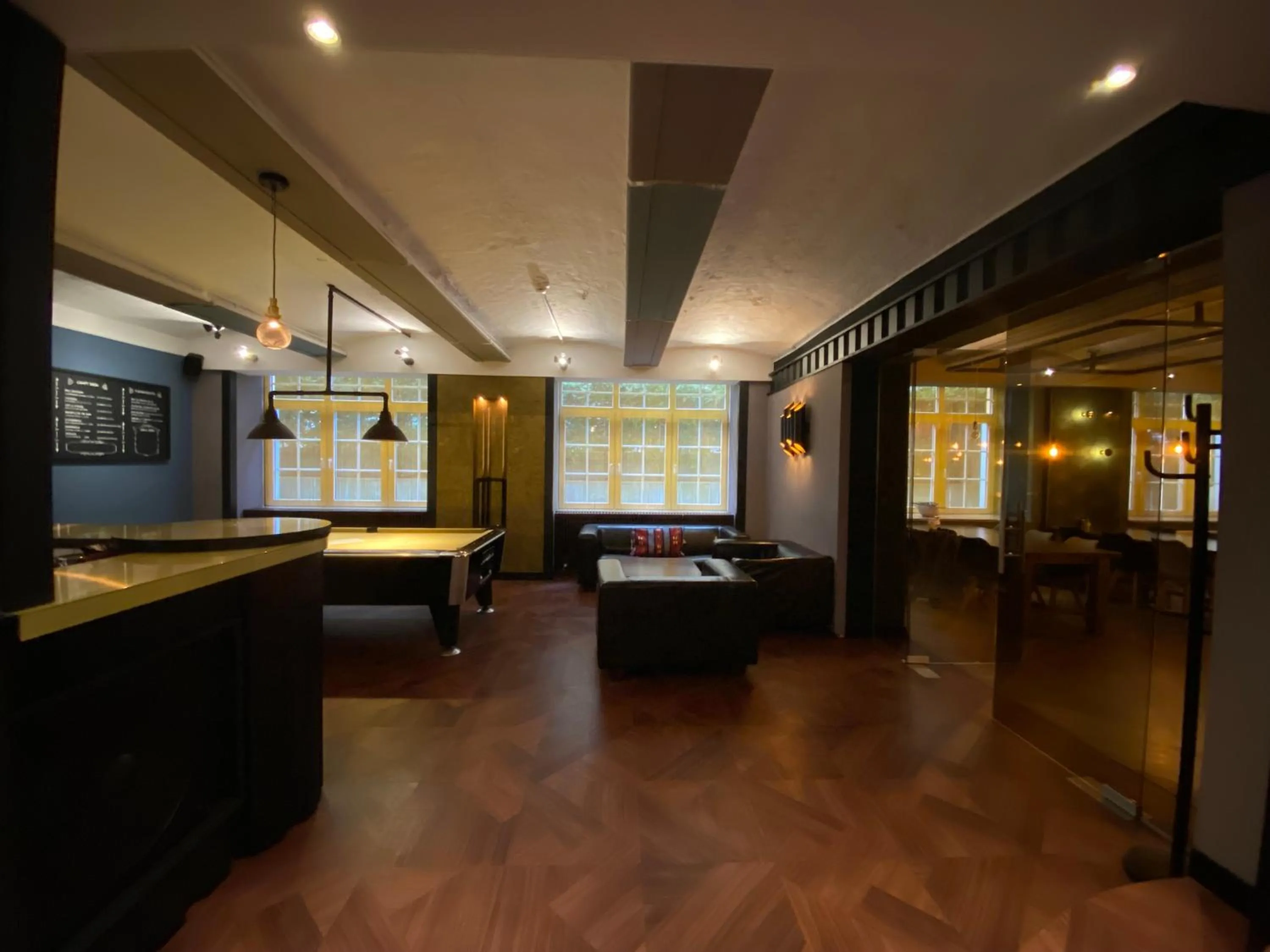 Billiard in Singer109 Hostel, Hotel & Apartment