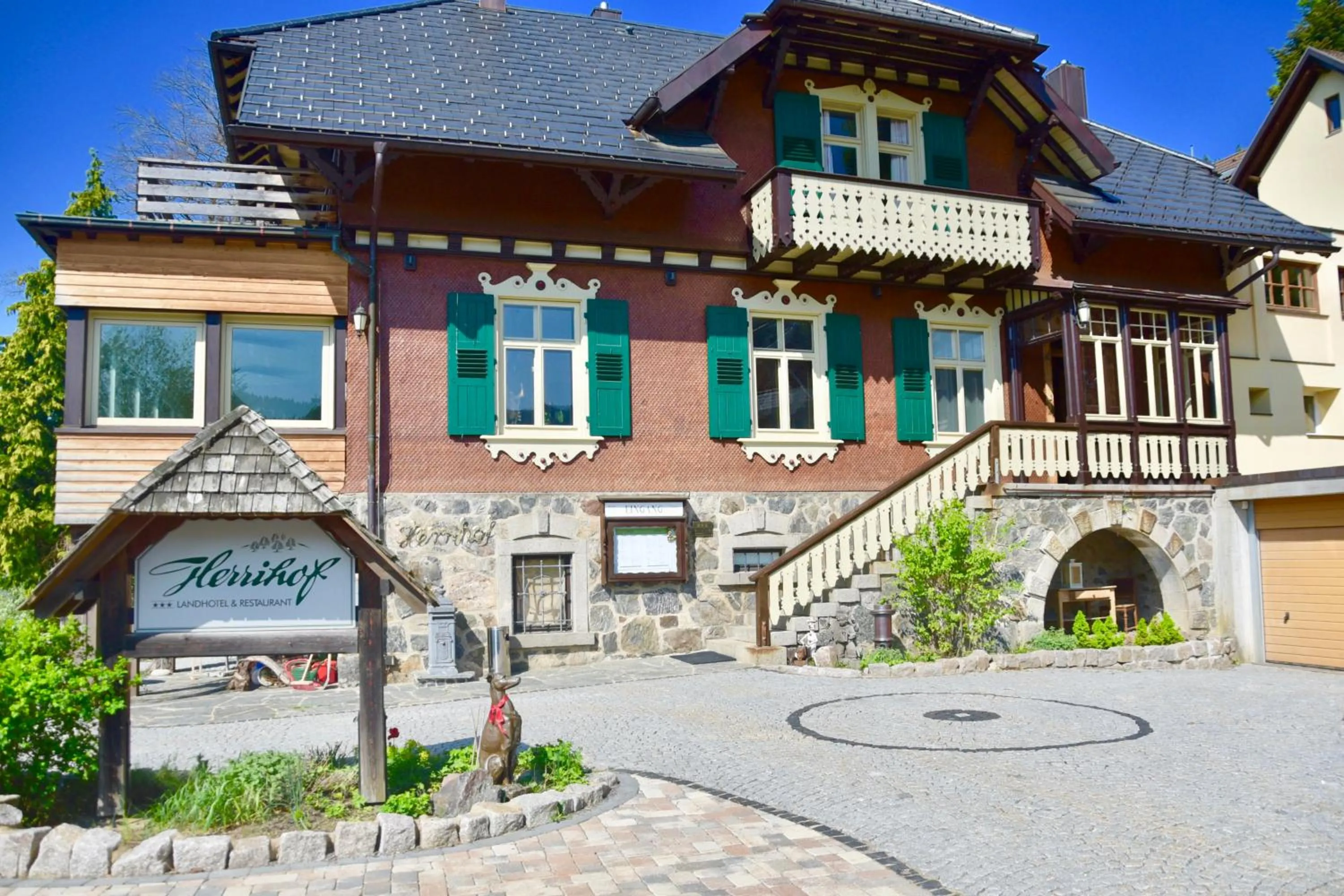 Property building in Hotel & Chalets Herrihof