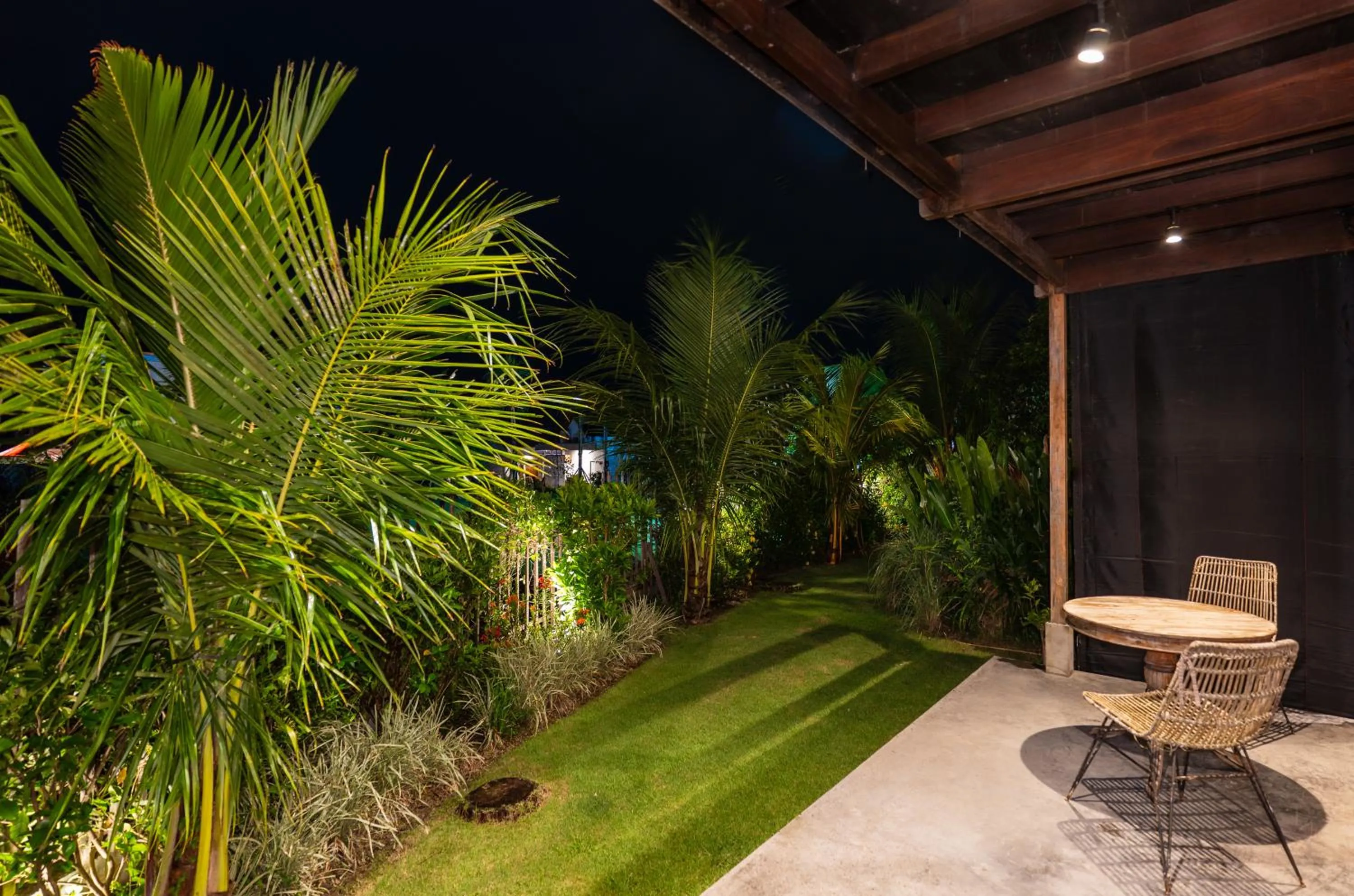 Patio in Canggu Wooden Green Paradise
