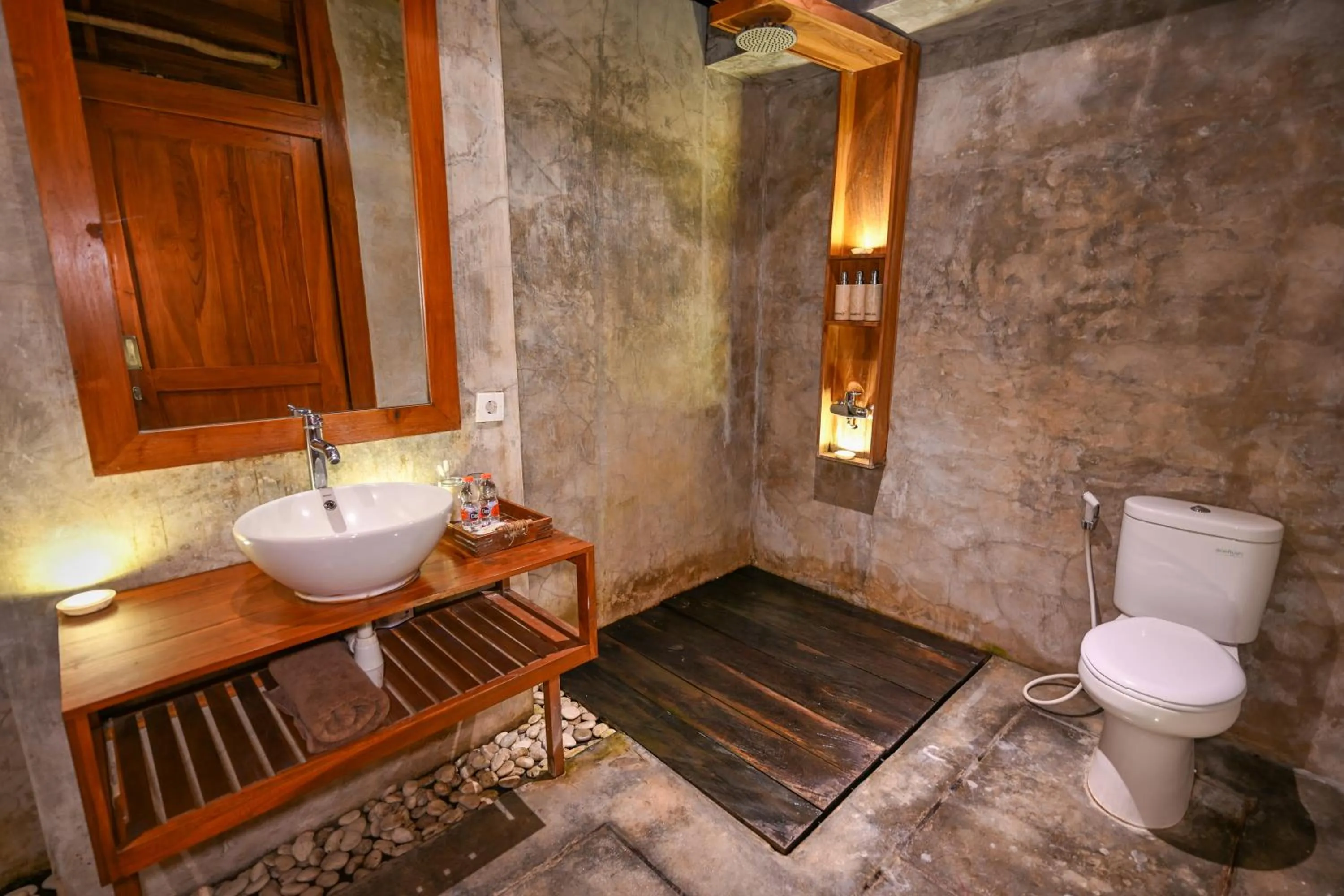 Shower in Canggu Wooden Green Paradise