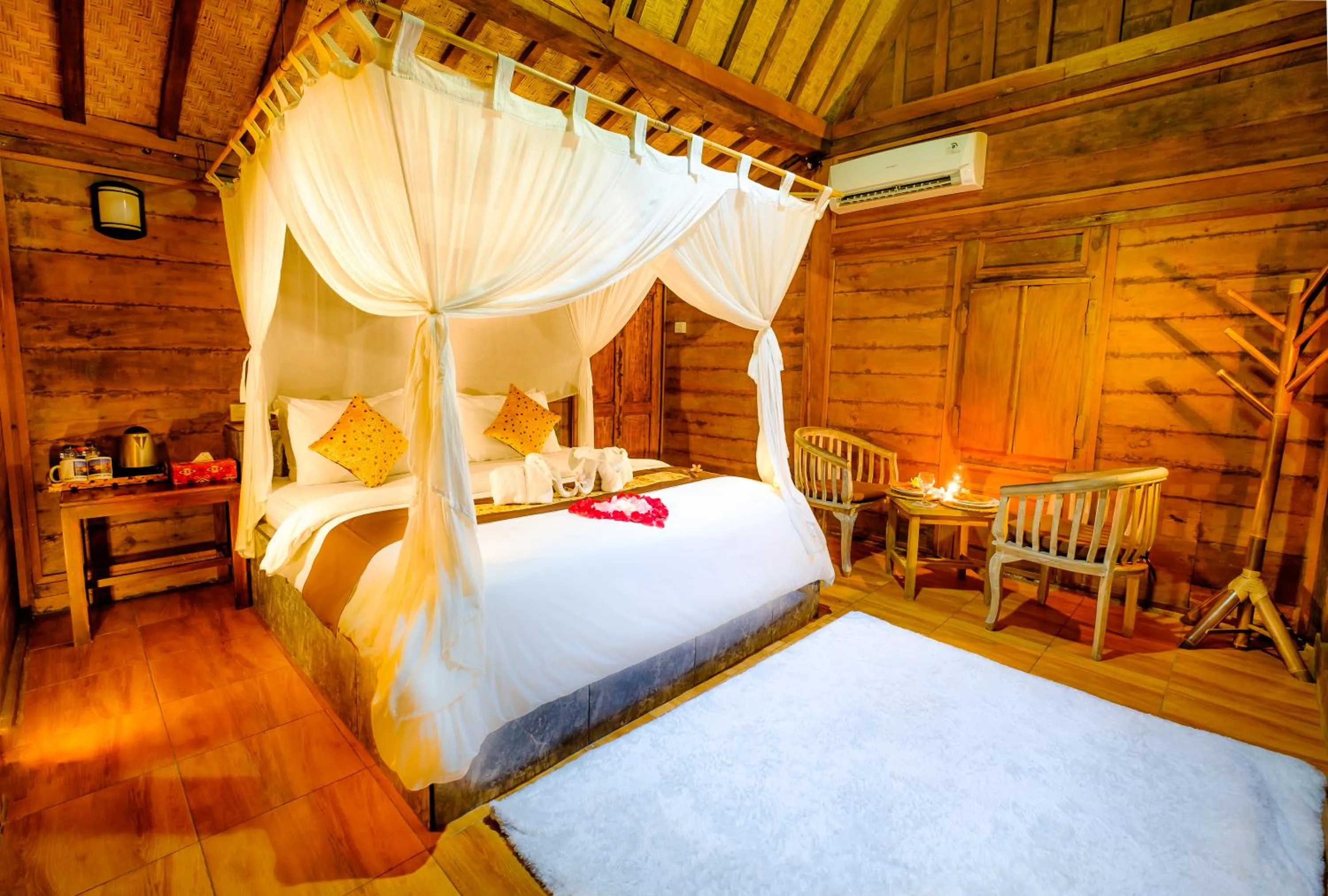 Bed in Canggu Wooden Green Paradise