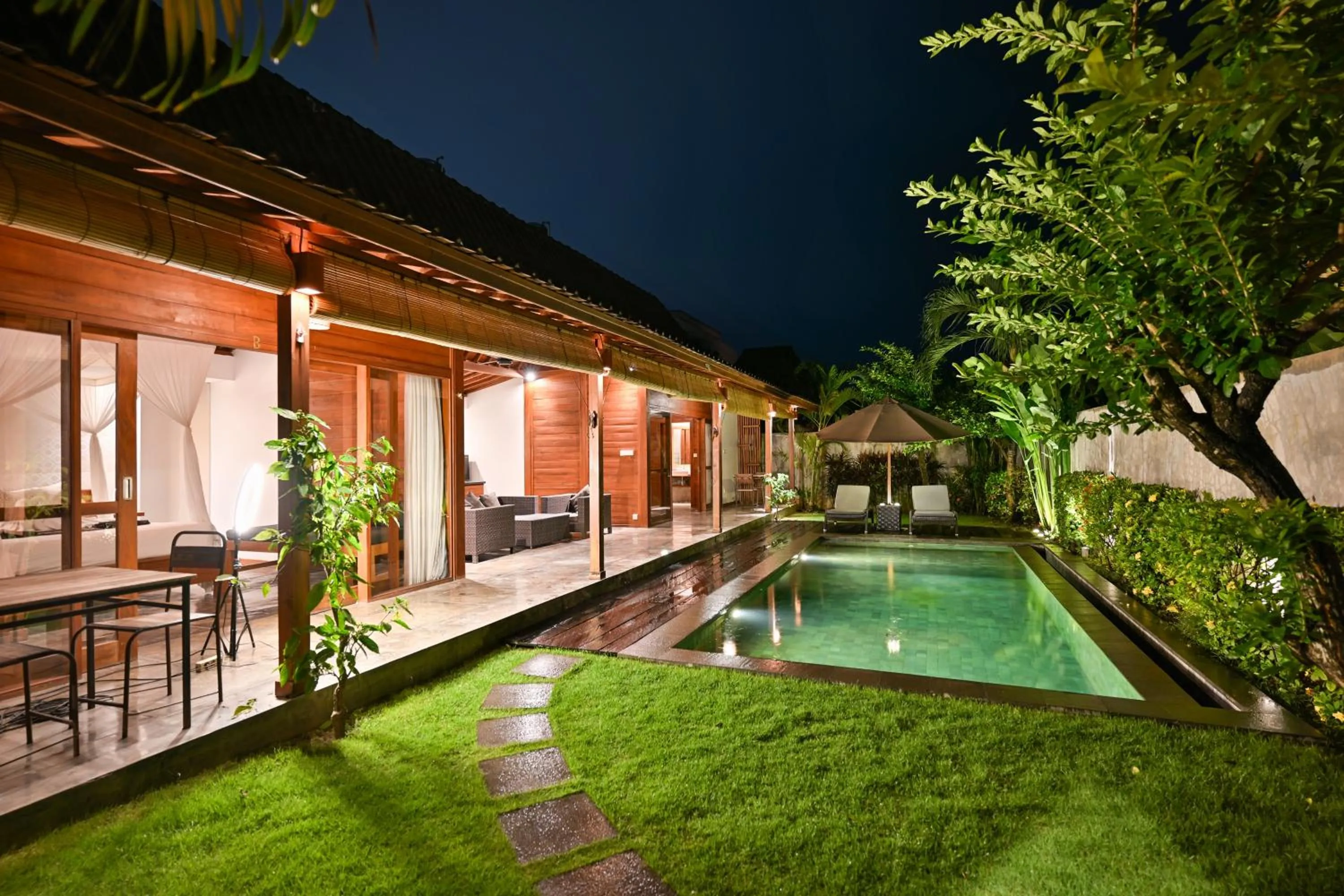 Patio in Canggu Wooden Green Paradise