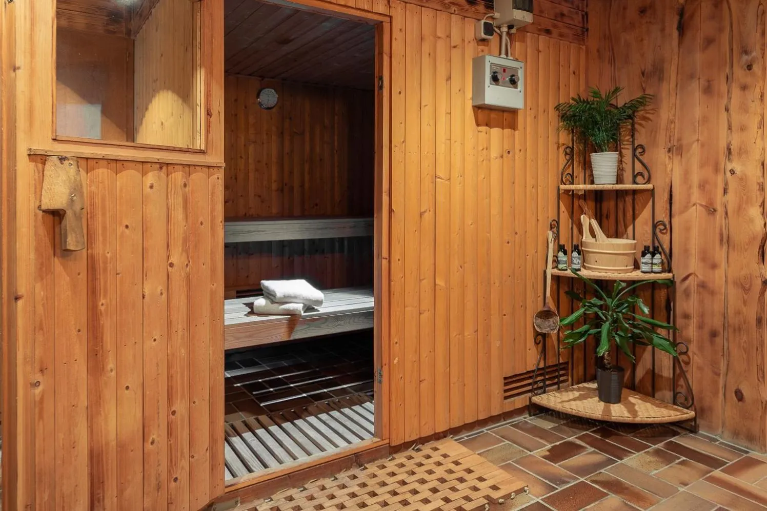 Sauna, Bed in Haus am Wald