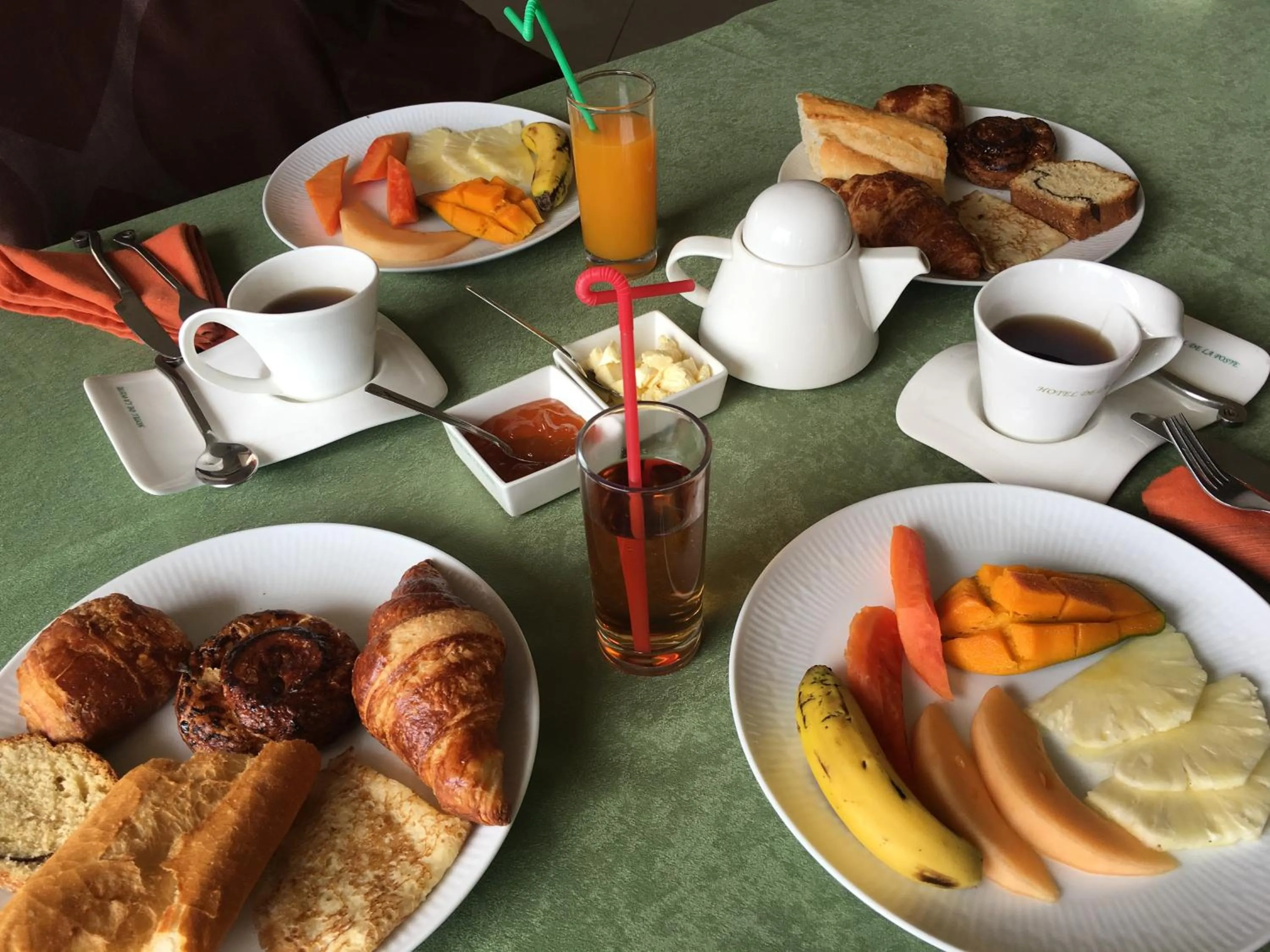 Buffet breakfast in Hotel de la Poste
