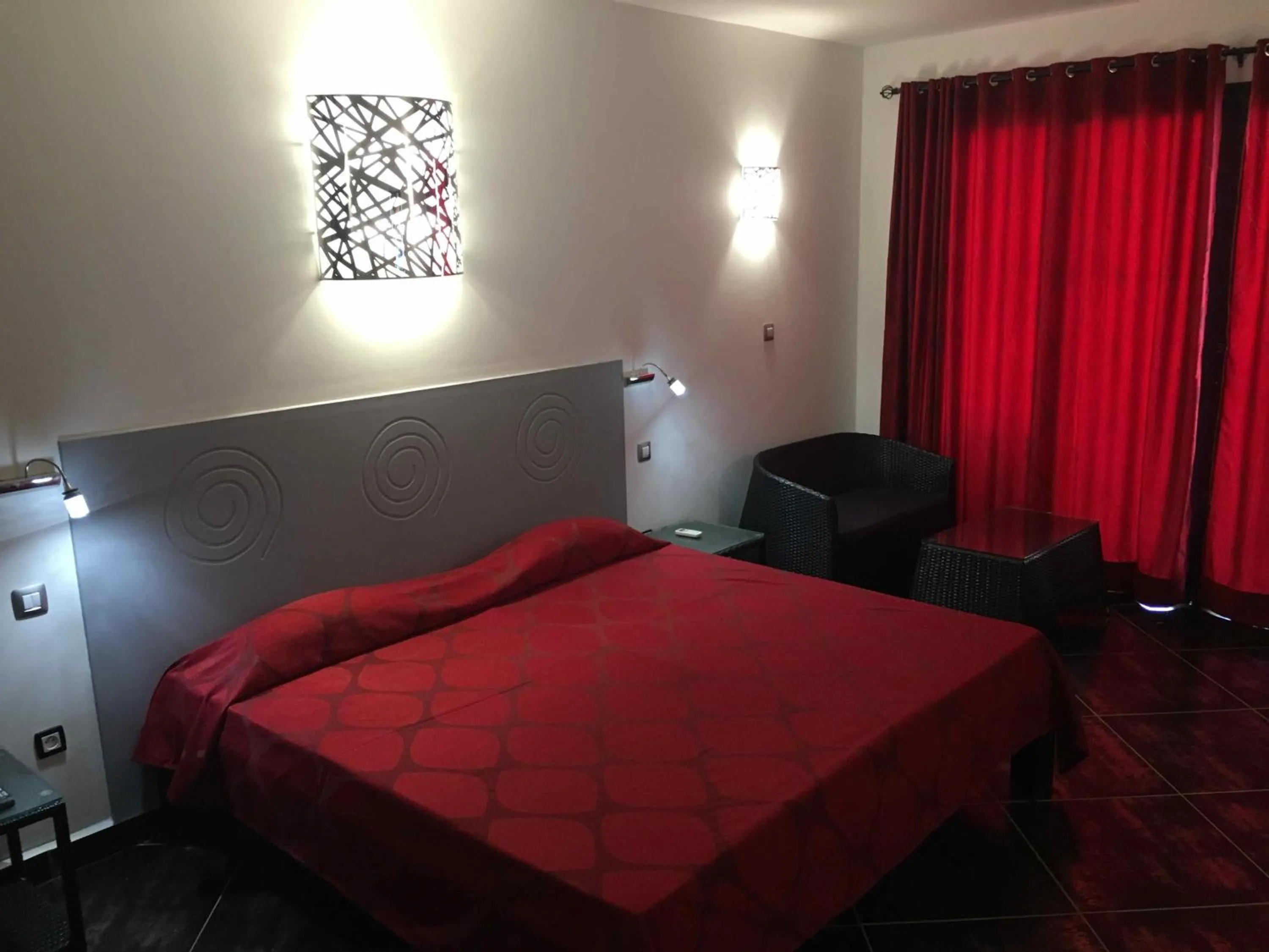 Bedroom, Bed in Hotel de la Poste