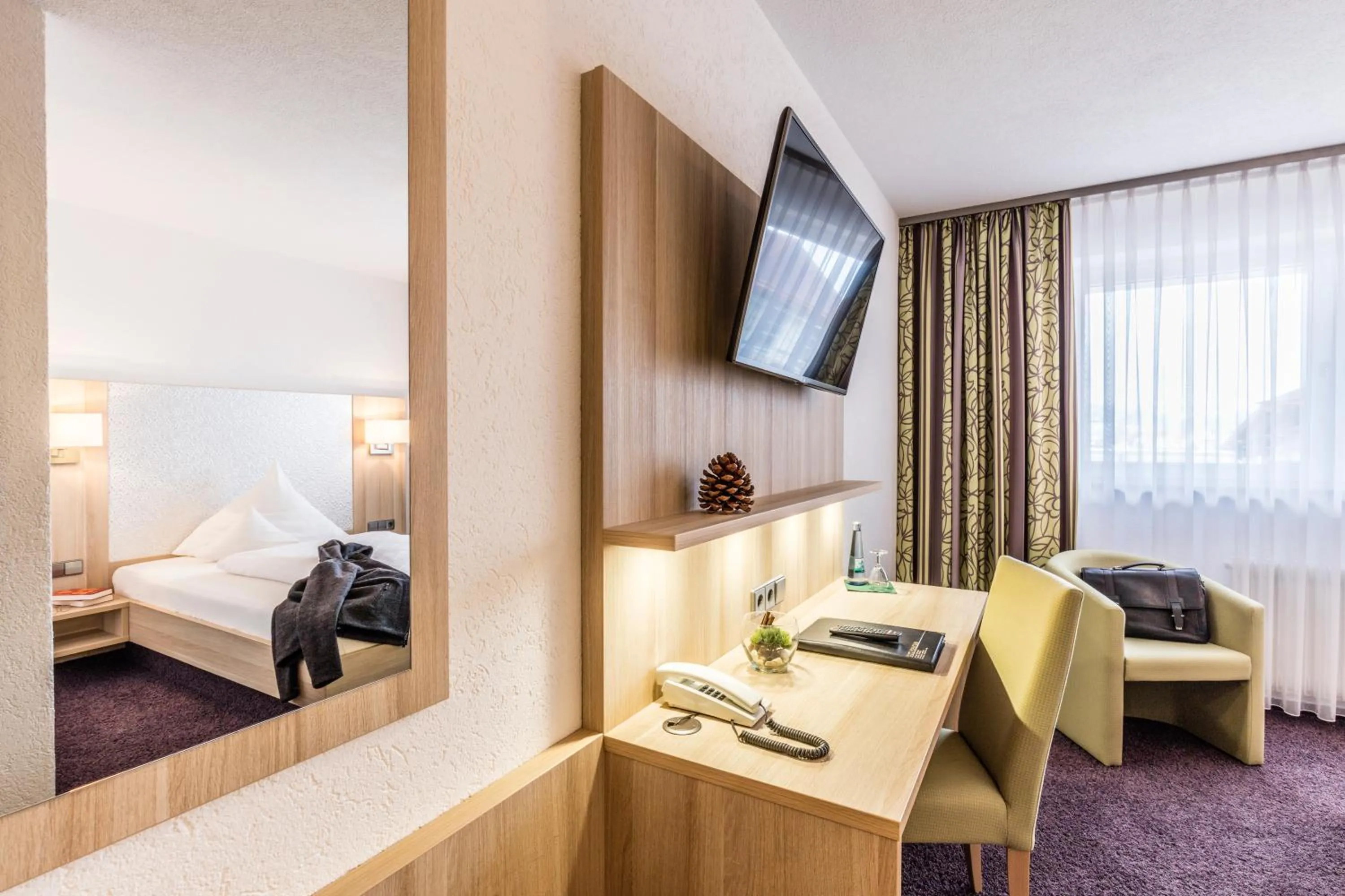 TV and multimedia, Bed in Hotel Restaurant Krone & Wellness - Schopfheim