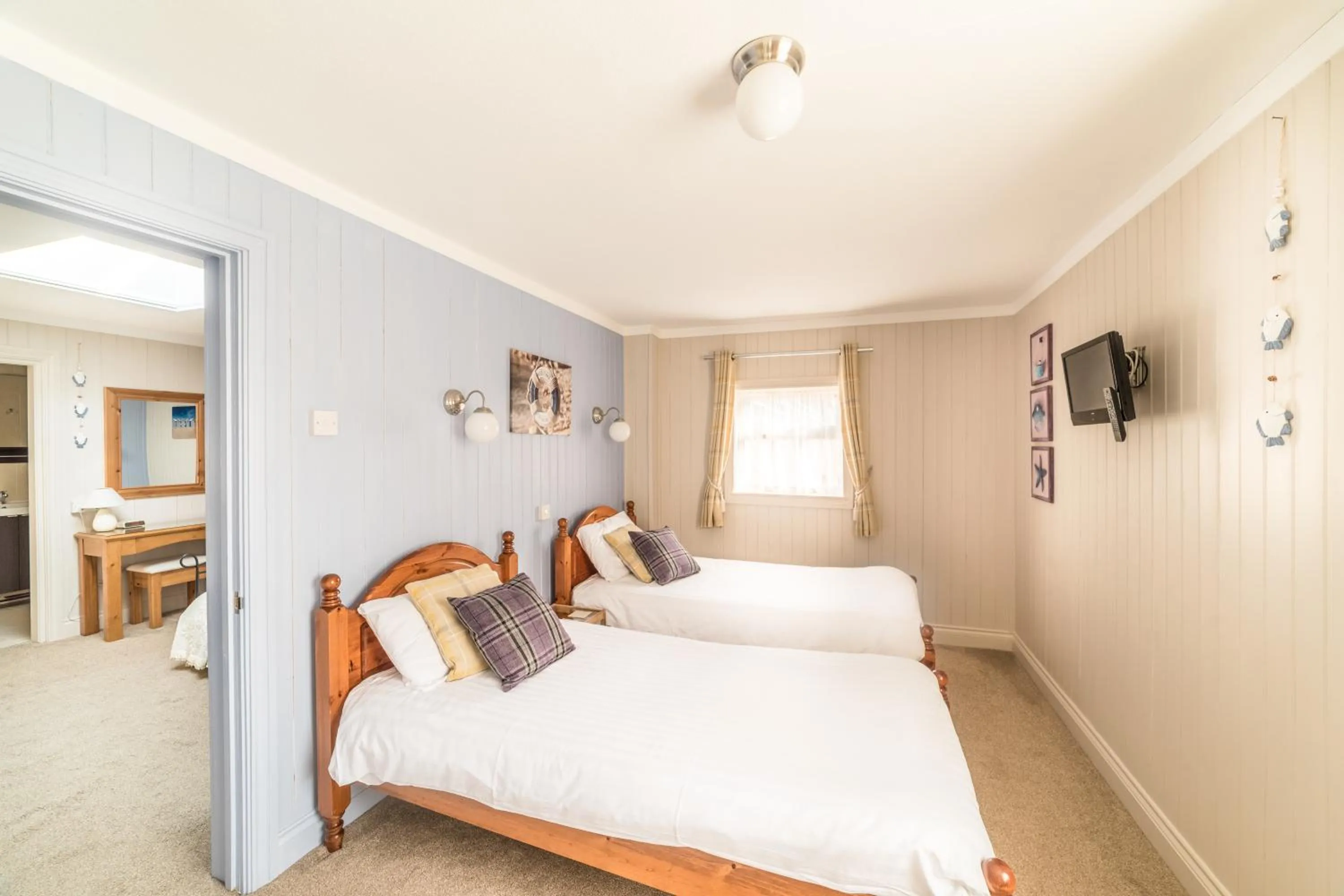 Bed in The Grafton Guest House