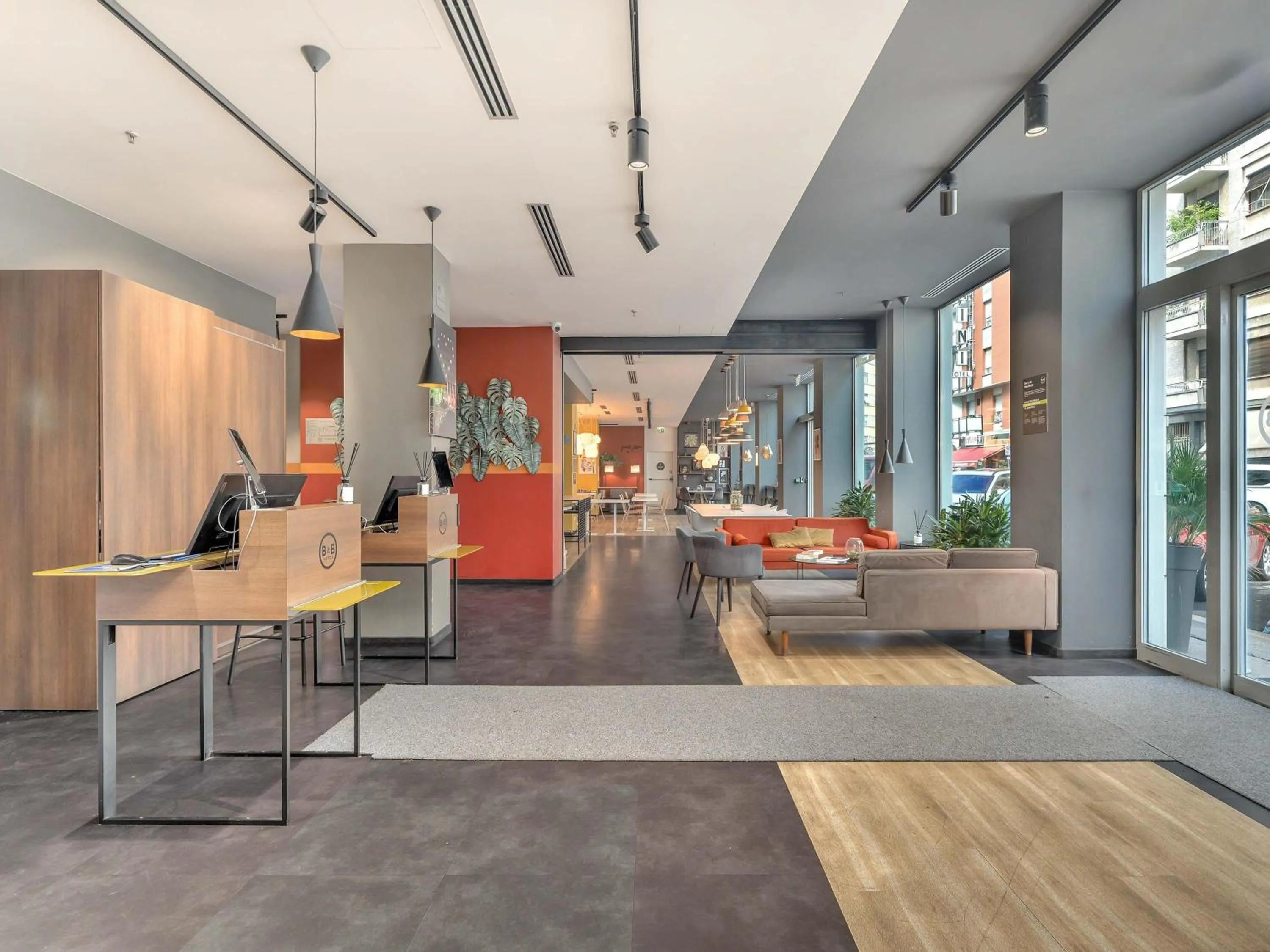 Lobby or reception in B&B Hotel Milano Central Station