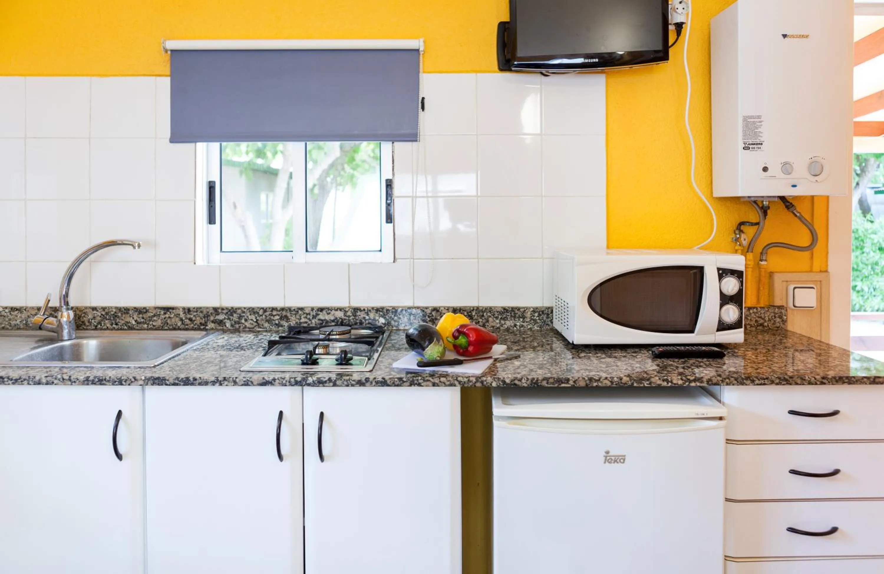 Kitchen or kitchenette in Camping Platja Cambrils
