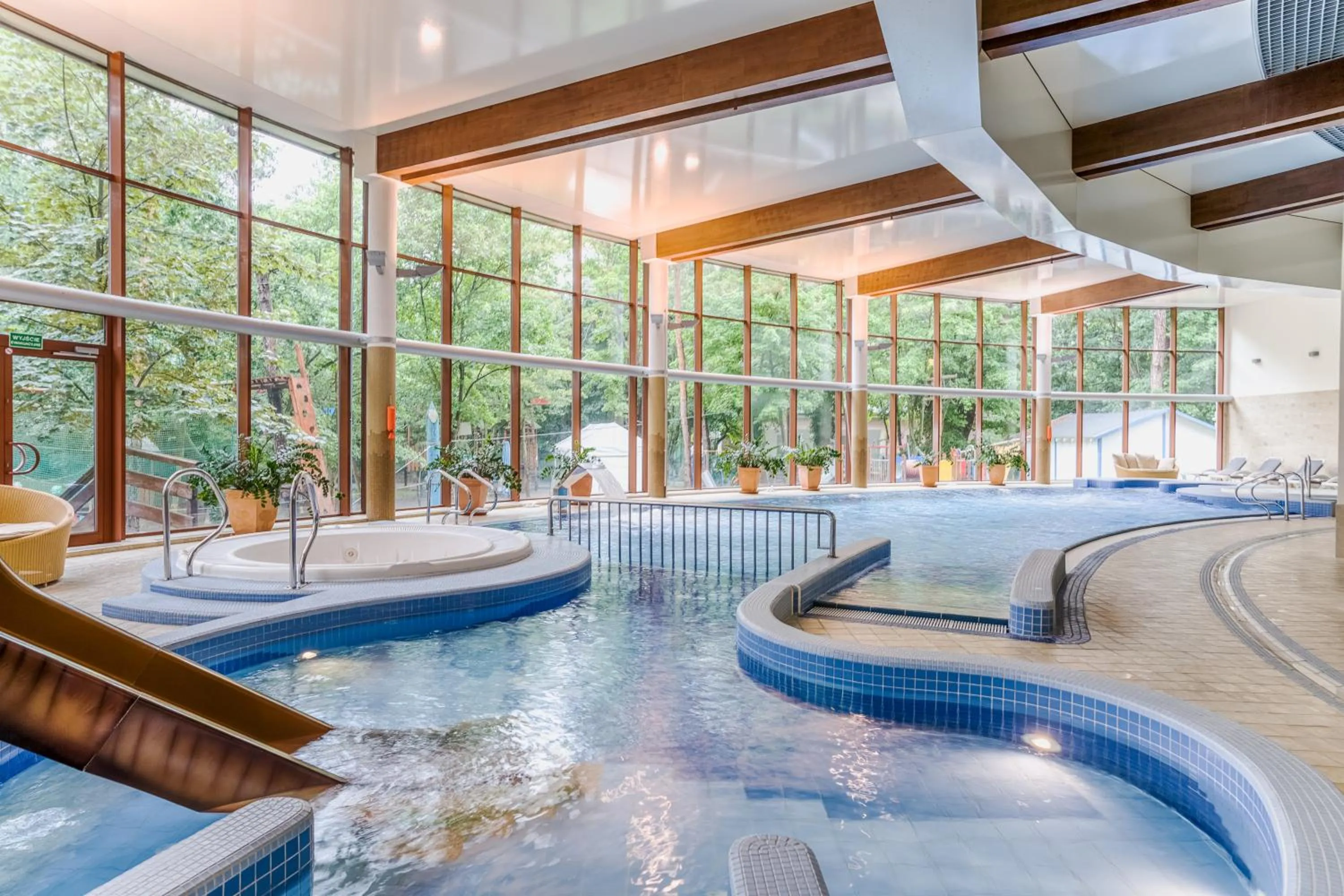 Swimming pool in Hotel Dom Zdrojowy Resort & SPA - Destigo Hotels