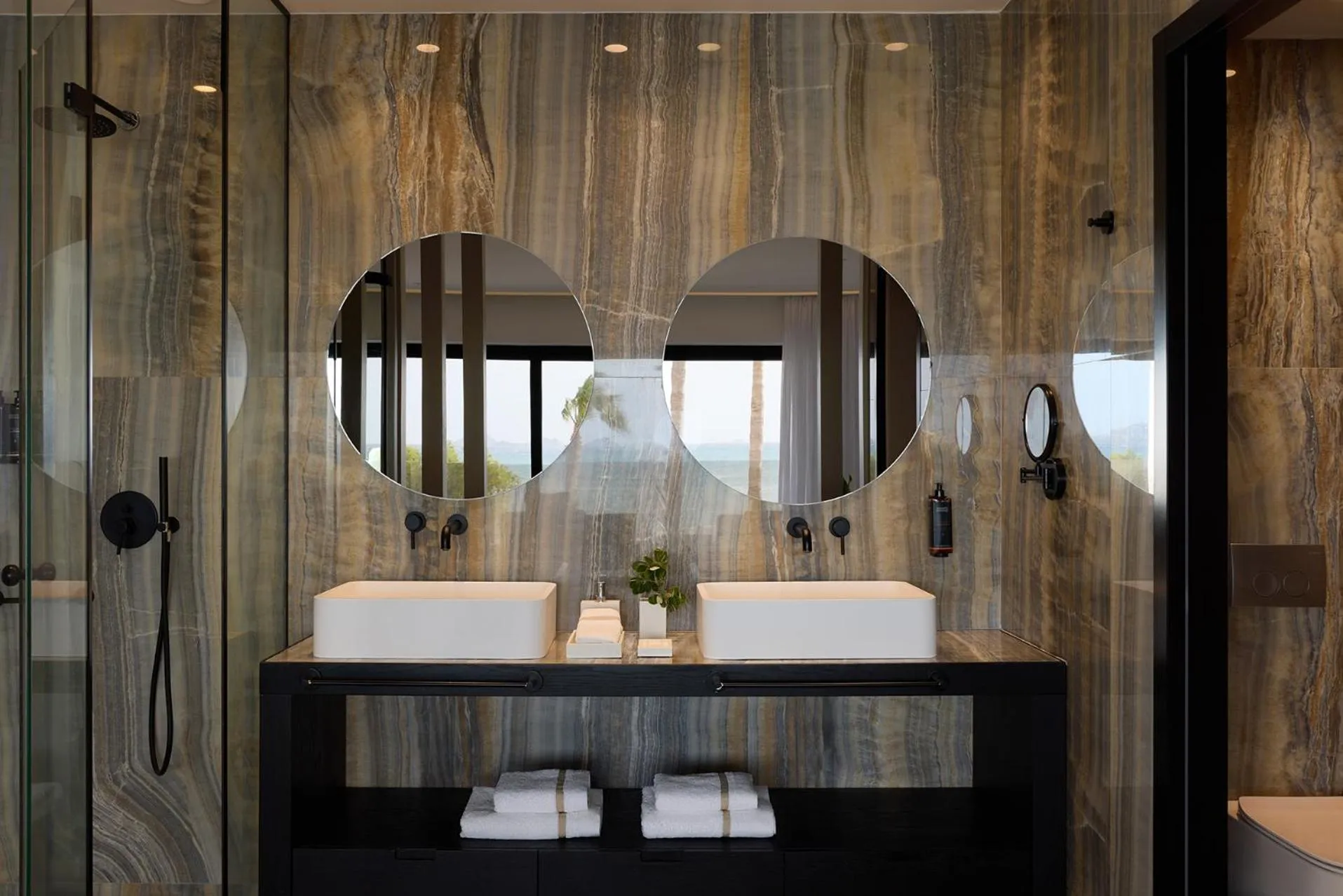 Bathroom in Lango Design Hotel & Spa, Adults Only