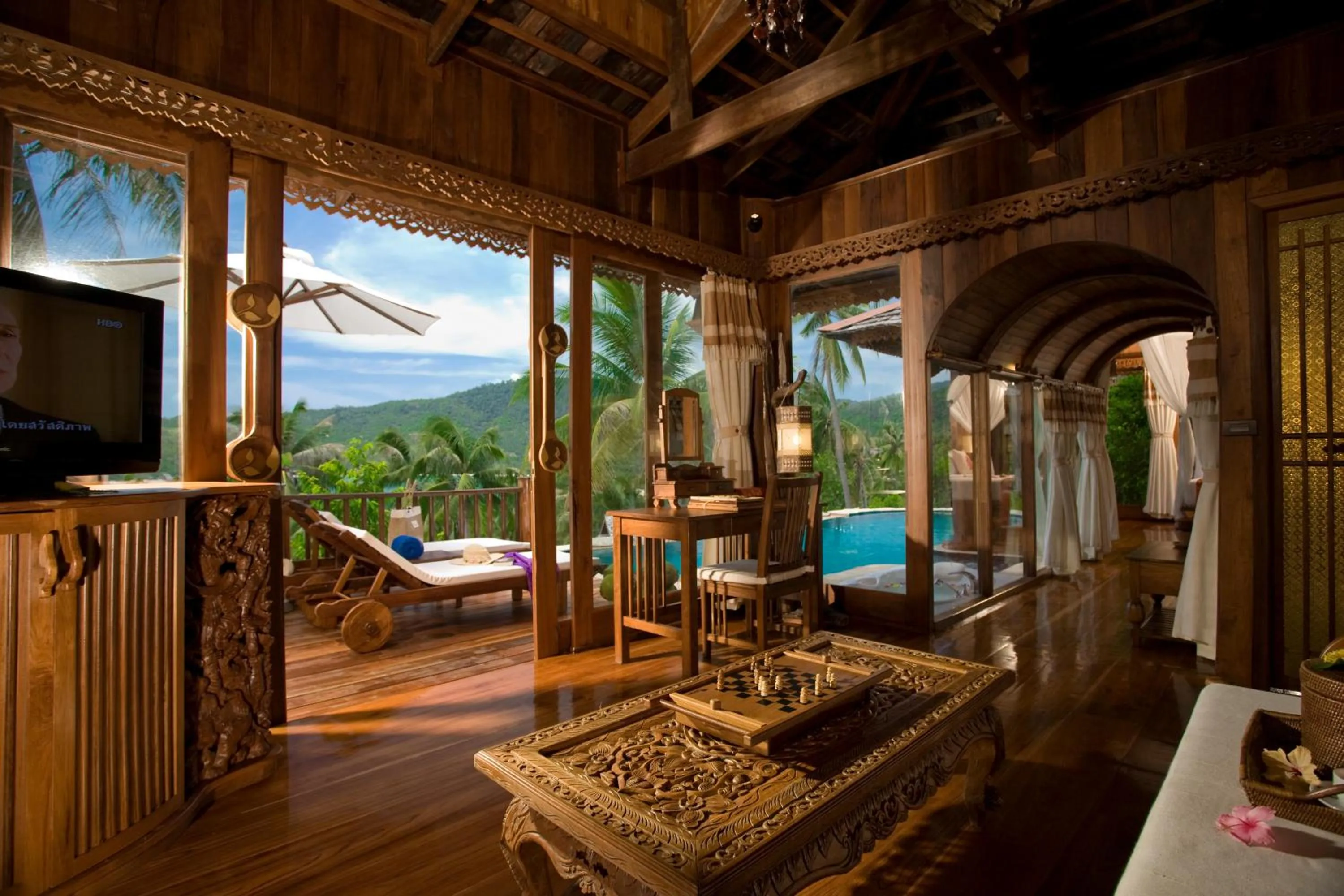 TV and multimedia in Santhiya Koh Phangan Resort and Spa