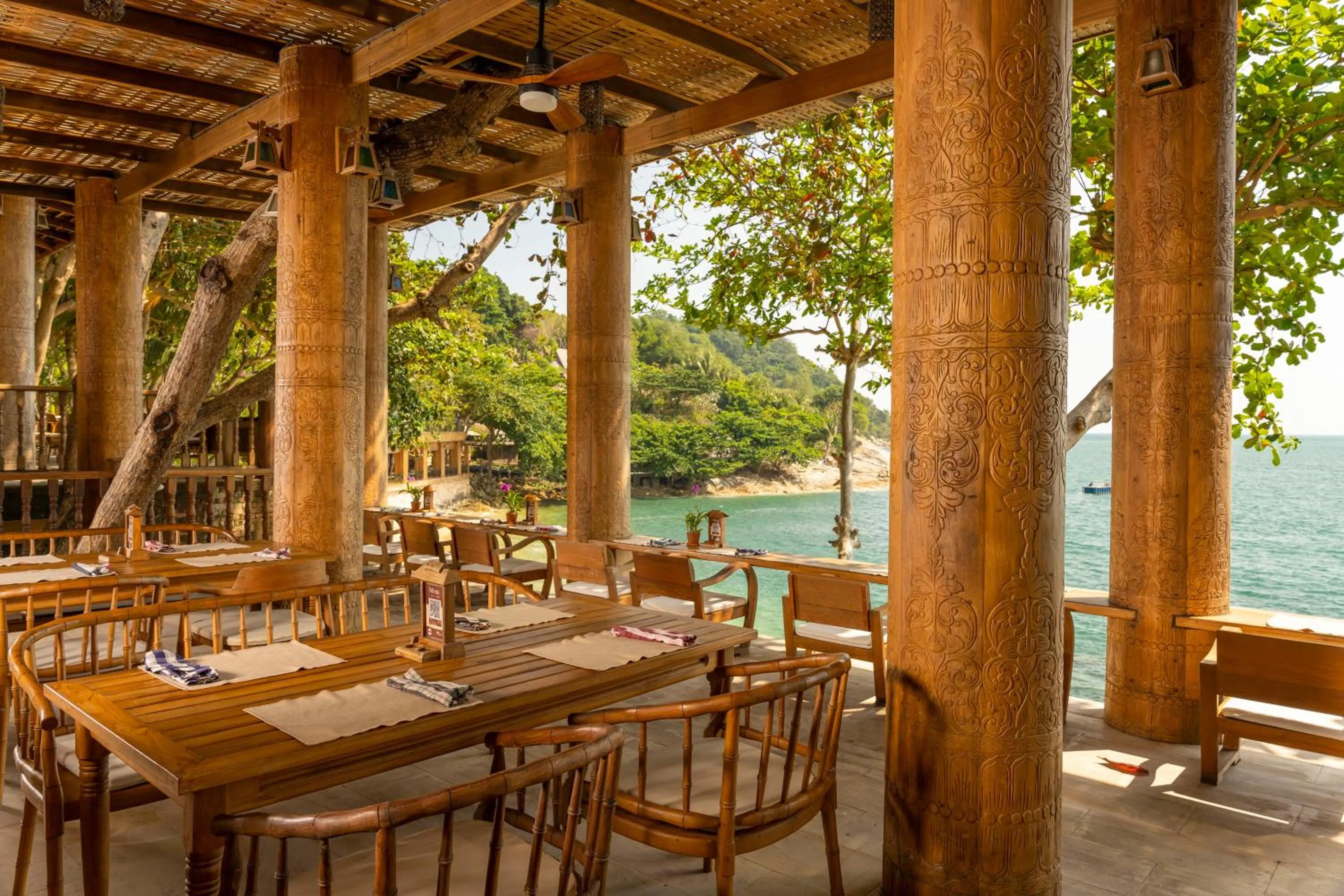 Restaurant/places to eat in Santhiya Koh Phangan Resort and Spa
