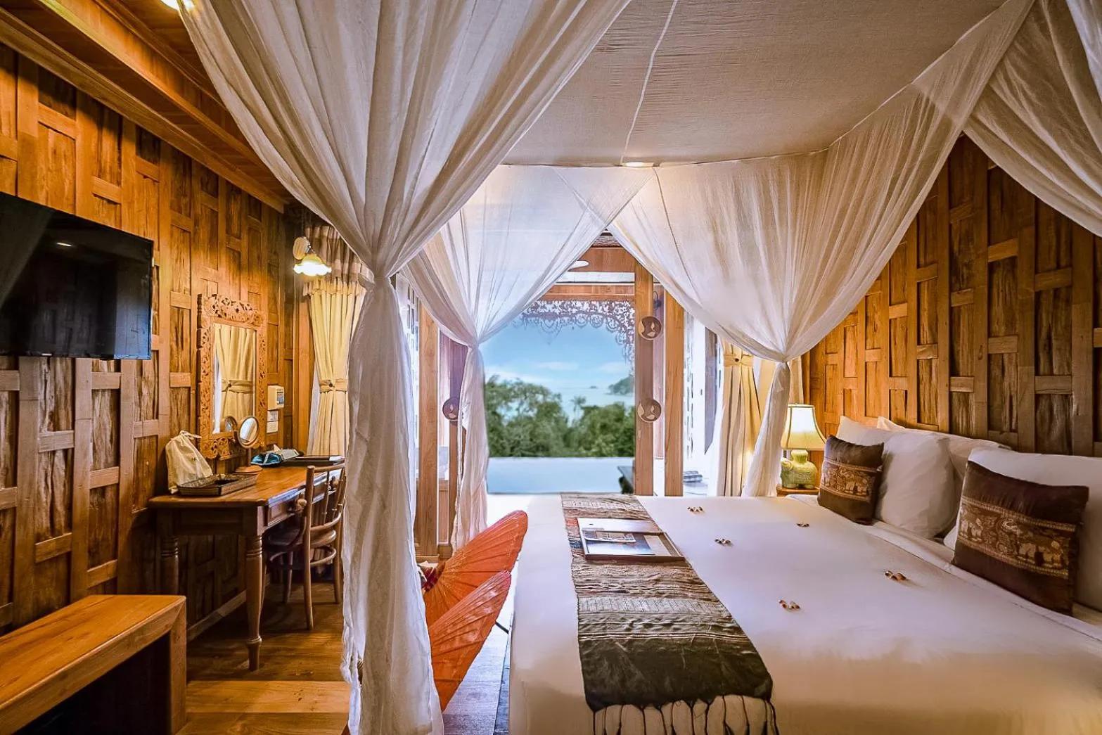 Photo of the whole room, Bed in Santhiya Koh Phangan Resort and Spa