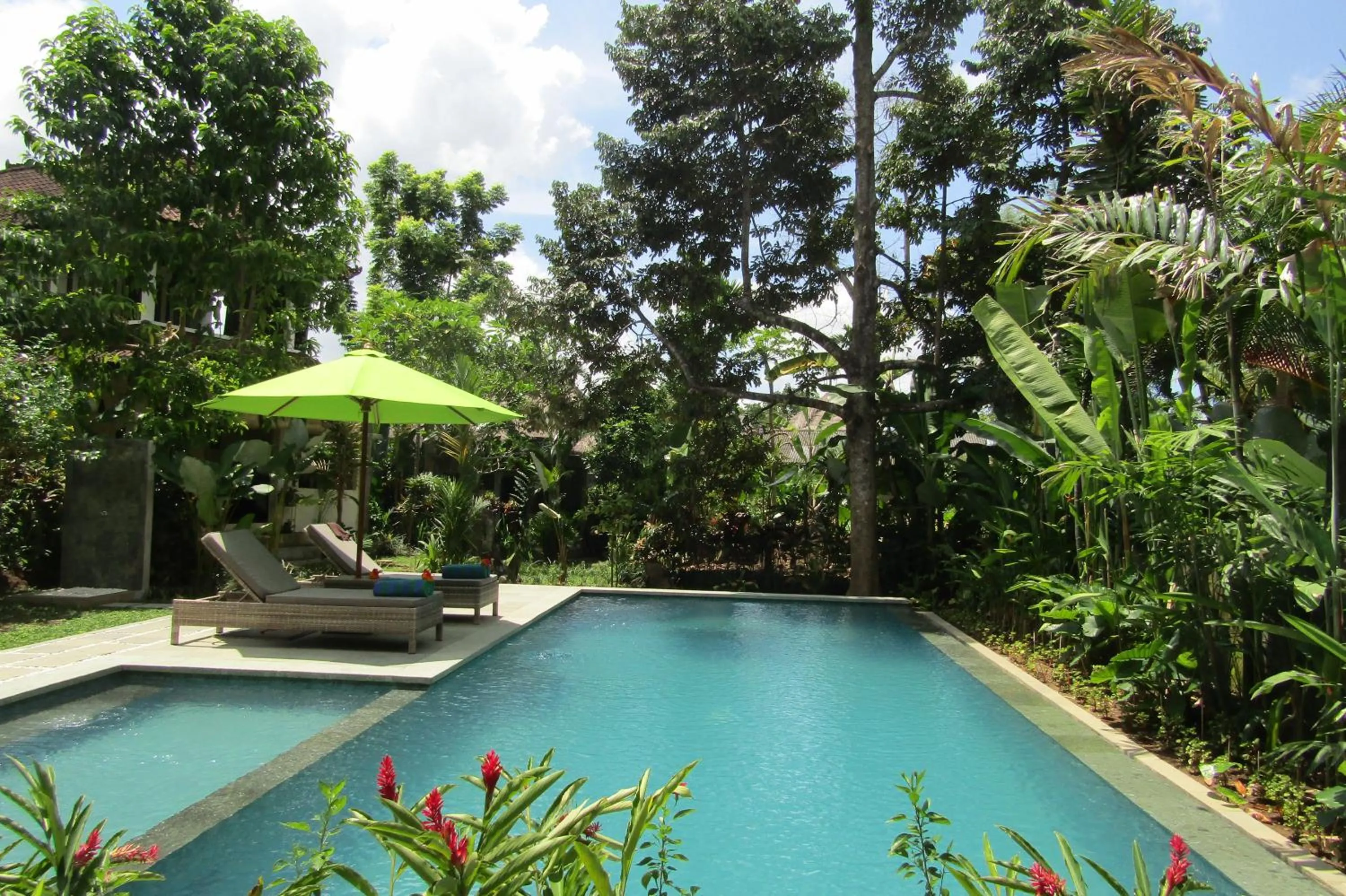Swimming pool in Recep Bungalow