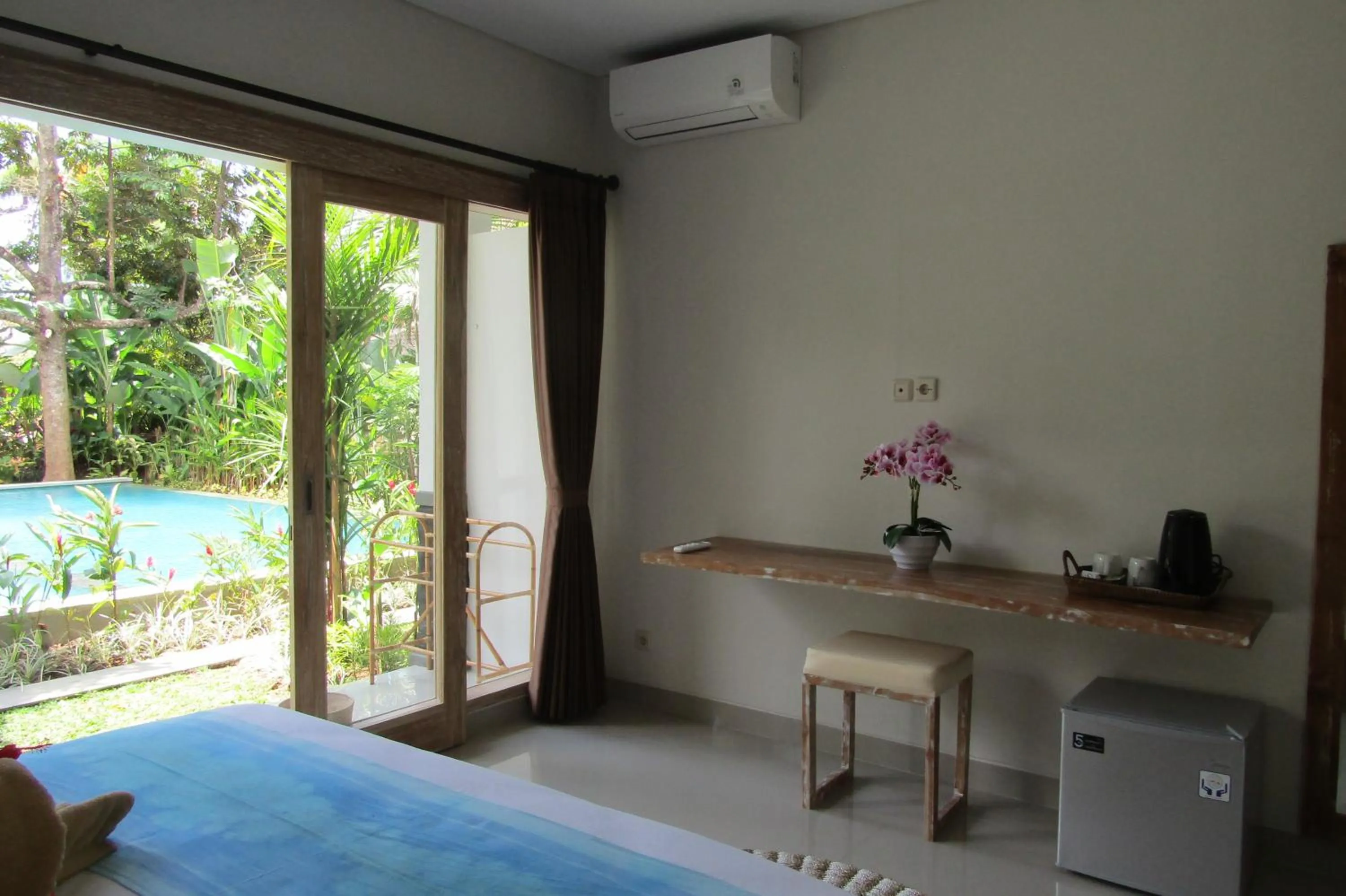 Bedroom, Bed in Recep Bungalow