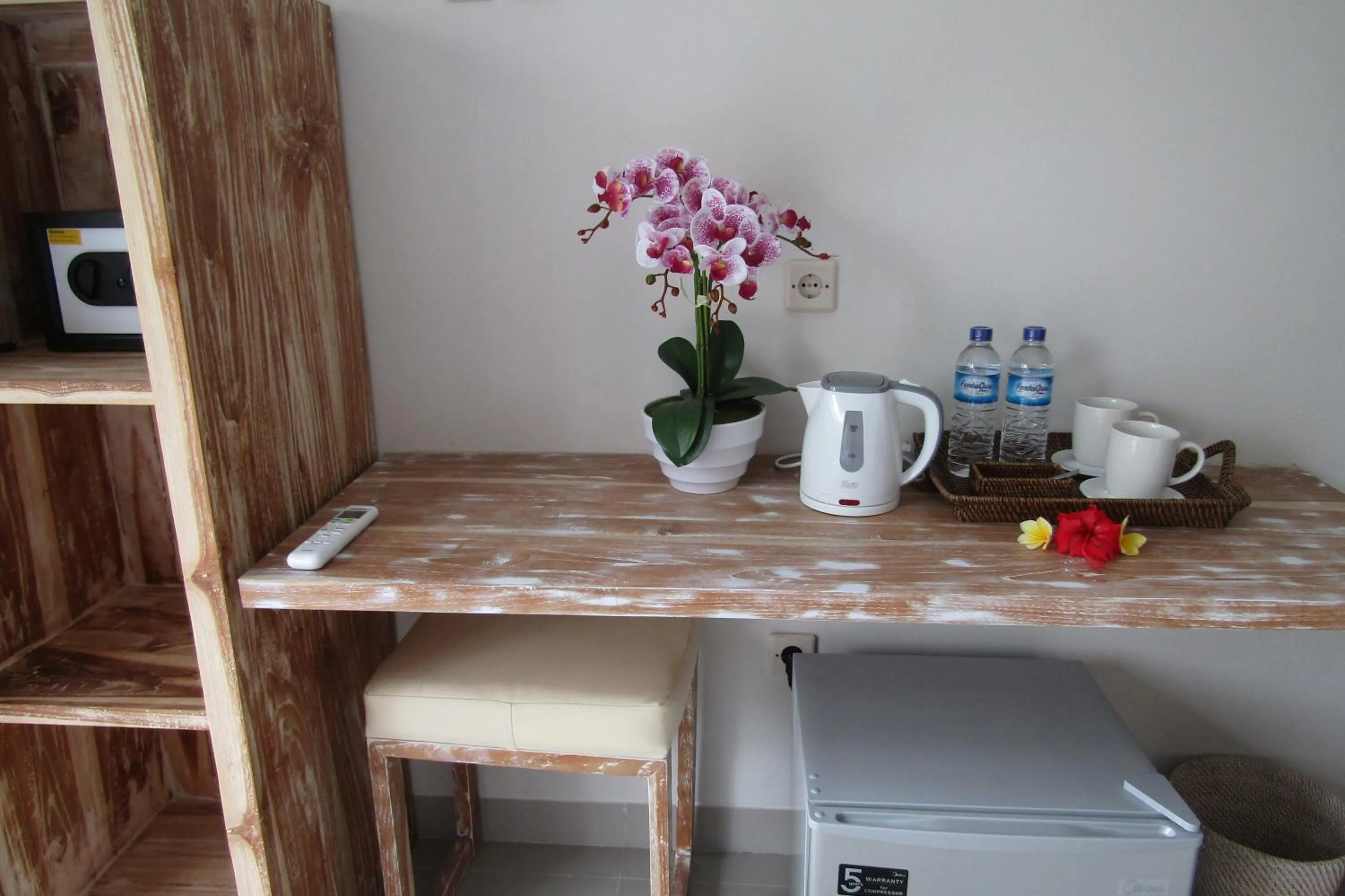 Coffee/tea facilities in Recep Bungalow