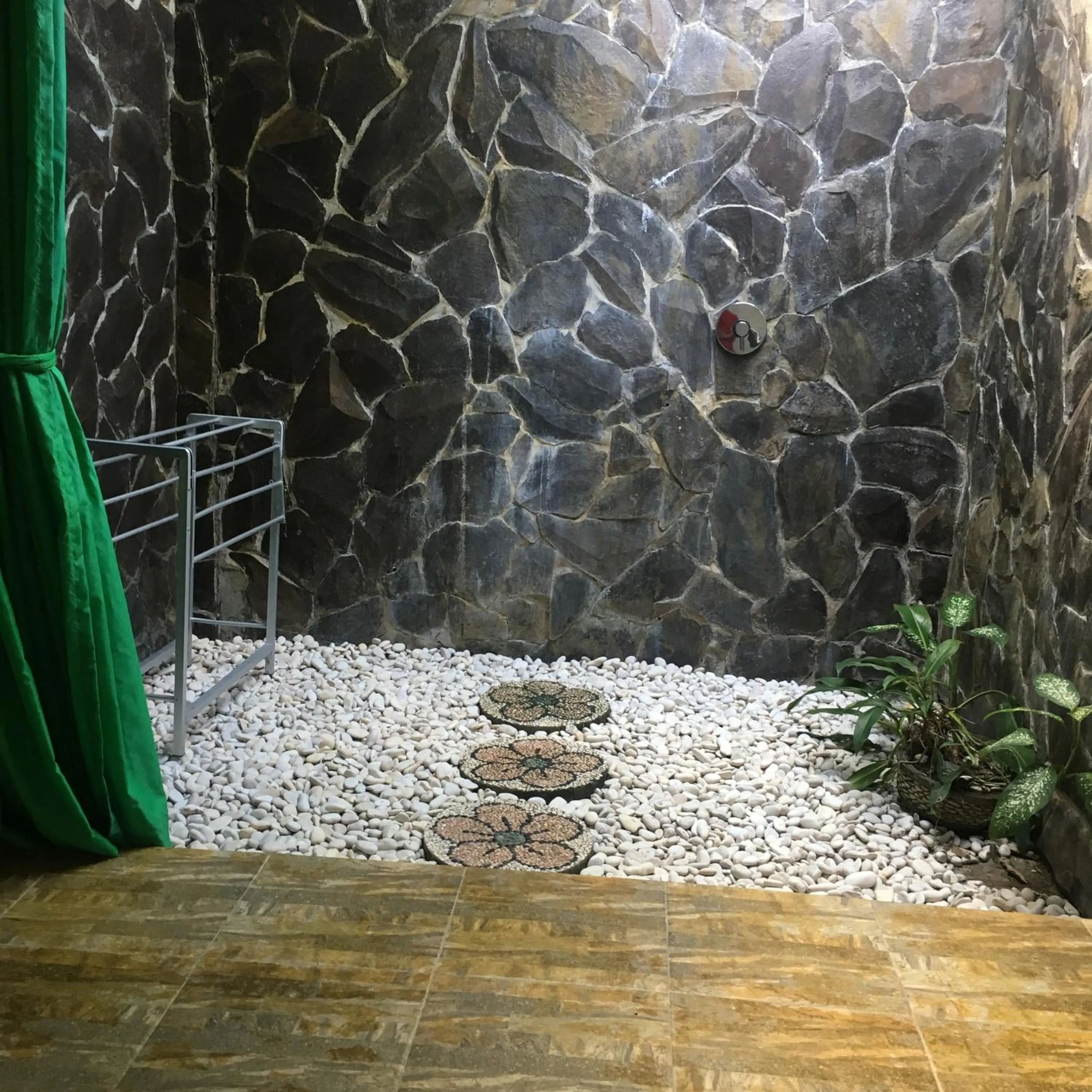 Shower in Recep Bungalow