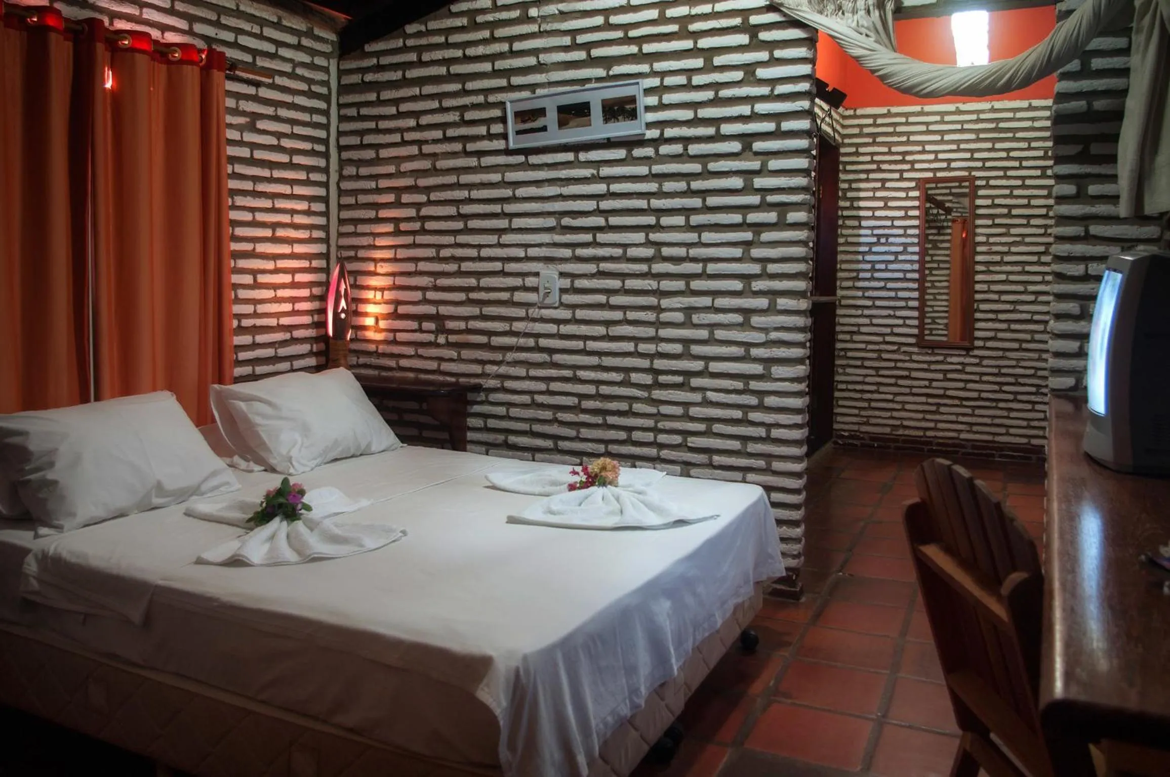 Bedroom, Bed in Pousada California