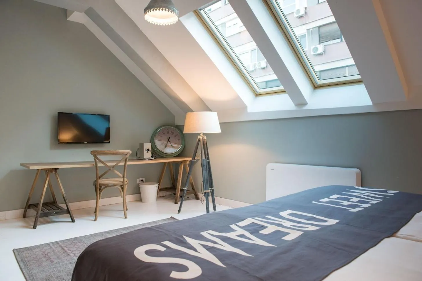 Bed in Smokvica Dorćol B&B