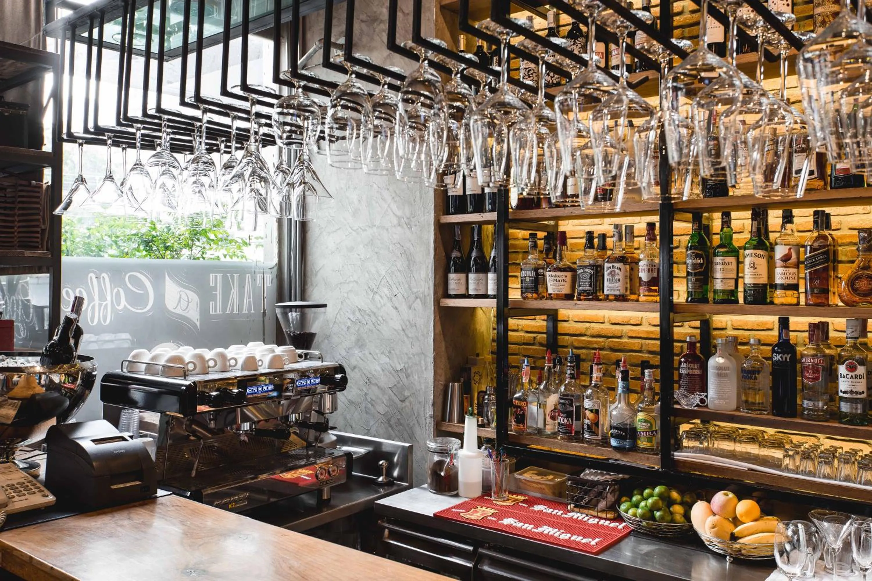 Restaurant/places to eat in Adelphi Suites Bangkok