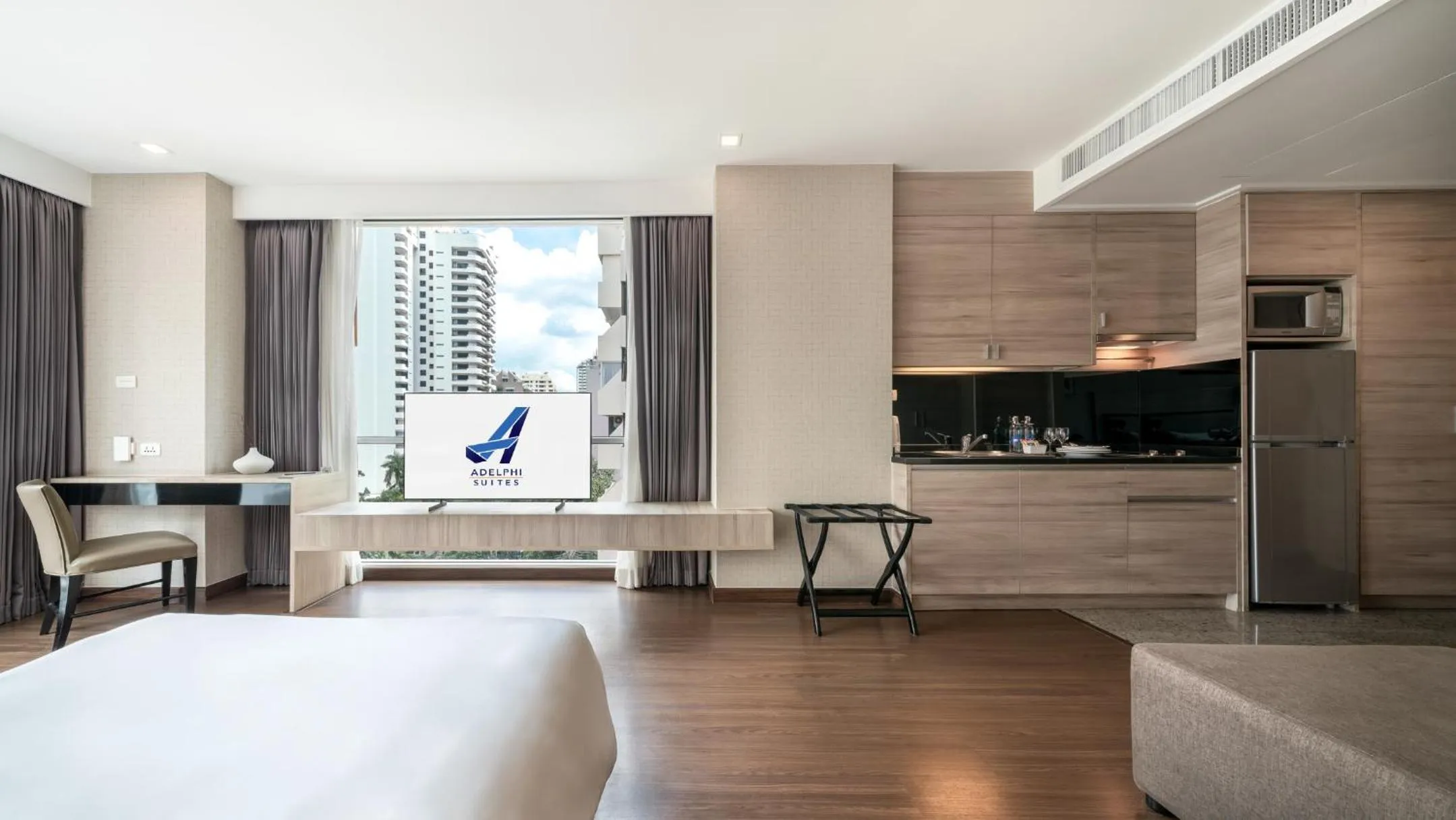 View (from property/room), Bed in Adelphi Suites Bangkok