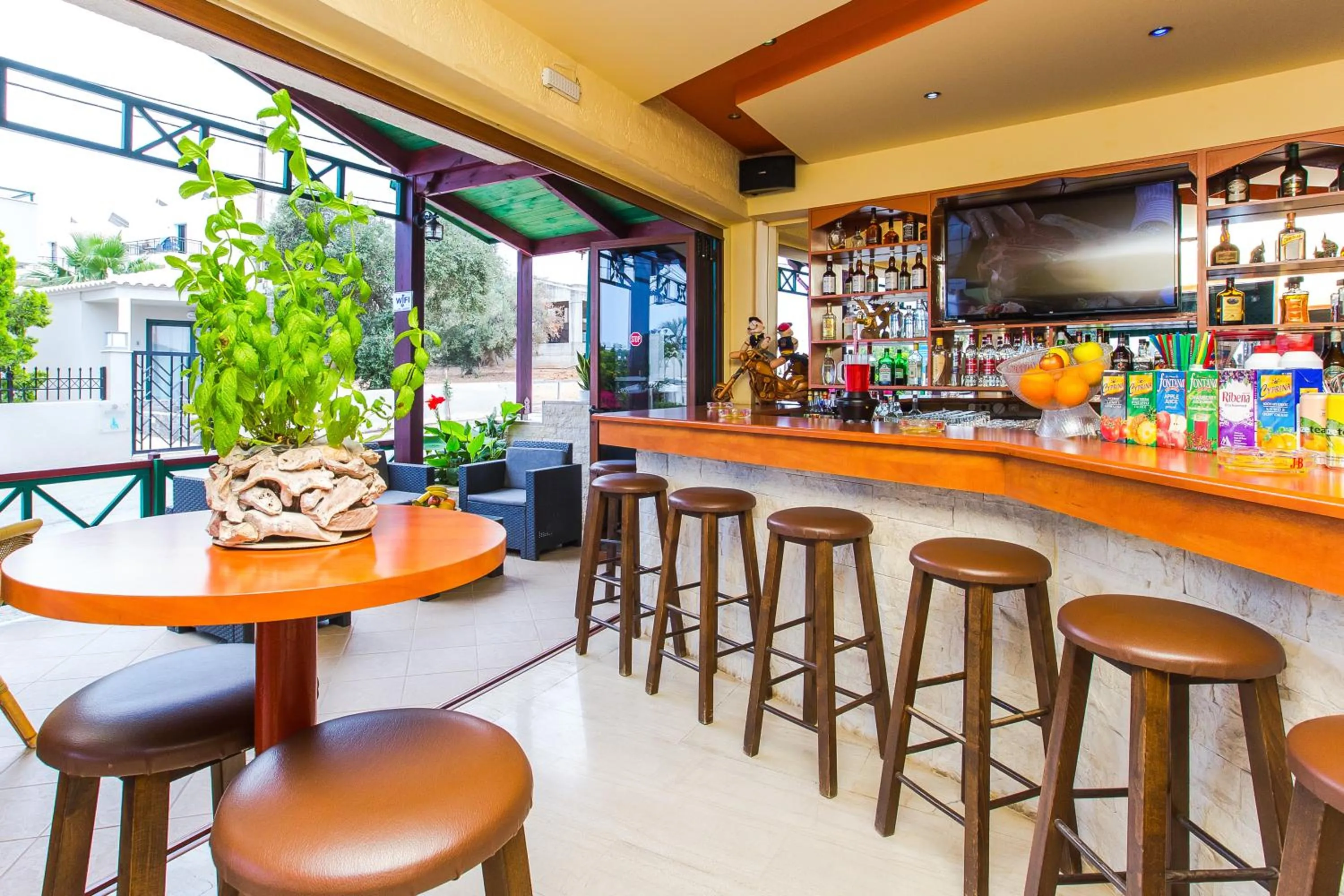 Lounge or bar in Litsa Studios