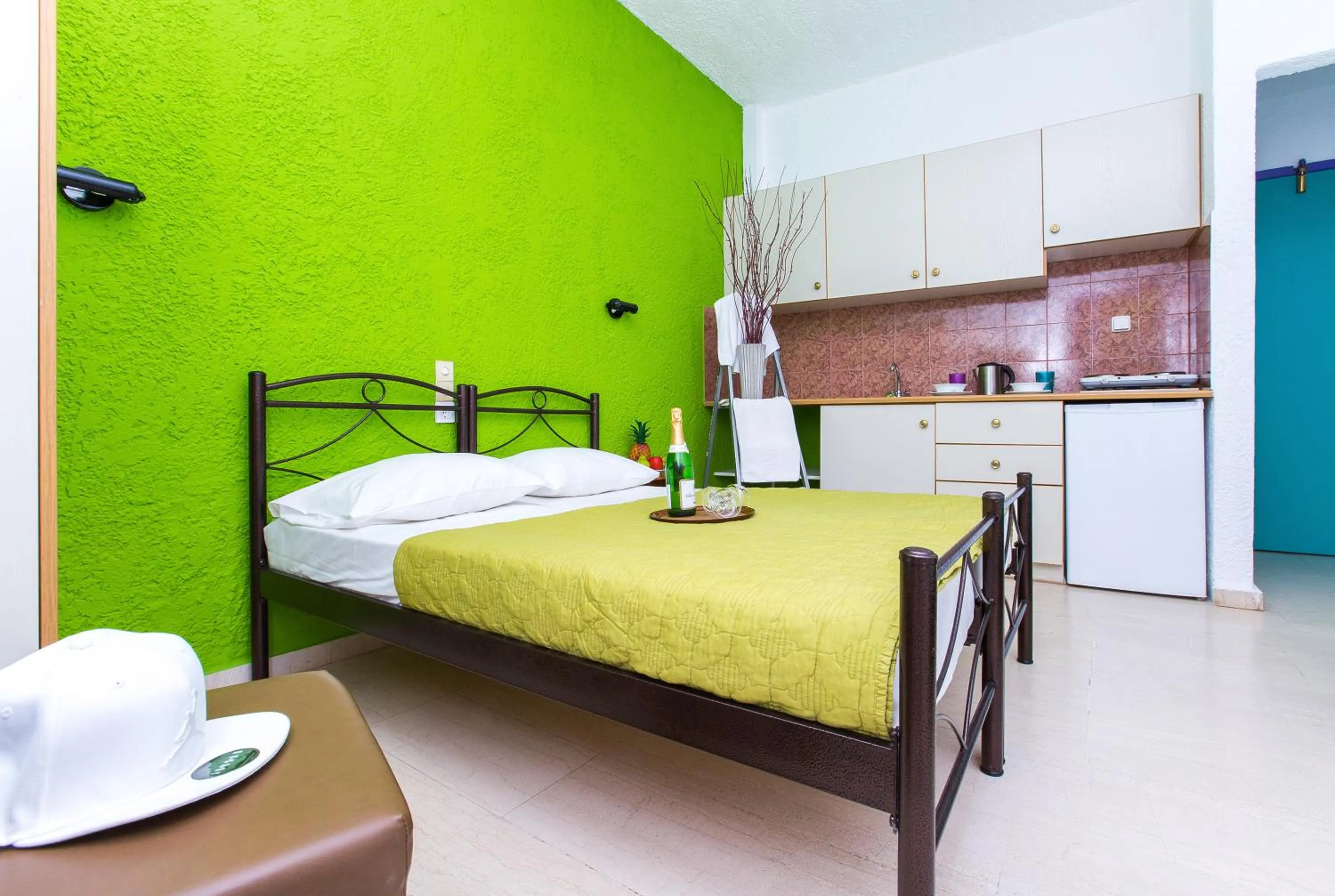 Kitchen or kitchenette, Bed in Litsa Studios